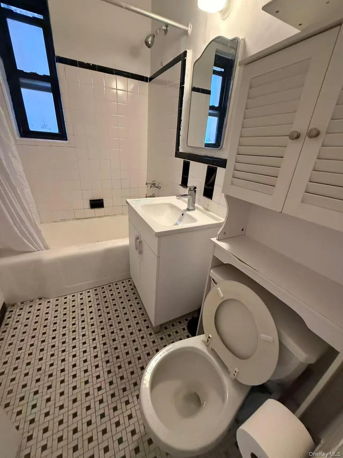 15040 71th Ave, New York, NY, 1 Bedroom Bedrooms, 4 Rooms Rooms,1 BathroomBathrooms,Residential,For Rent,71th Ave,0,1036988 15040 71th Ave, New York, NY, 1 Bedroom Bedrooms, 4 Rooms Rooms,1 BathroomBathrooms,Residential,For Rent,71th Ave,0,1036988