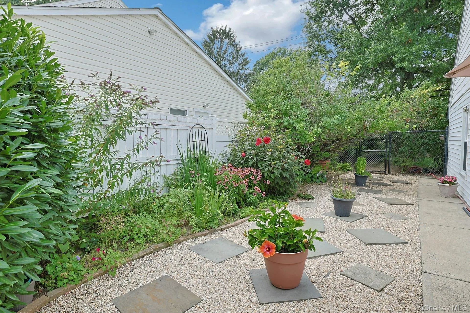 Side Yard Side Yard