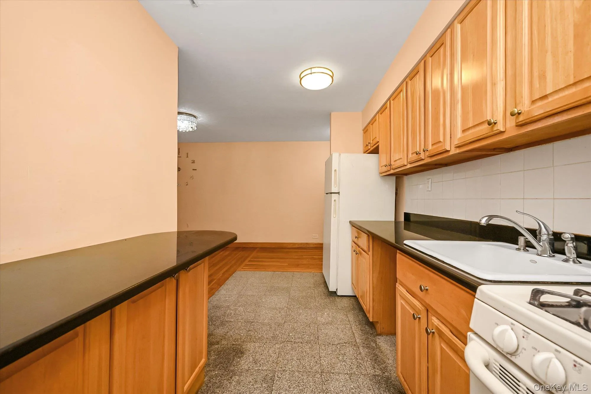 140-18 Burden Crescent, New York, NY, 3 Bedrooms Bedrooms, 6 Rooms Rooms,1 BathroomBathrooms,Residential Lease,For Rent,Burden,0,1036990 140-18 Burden Crescent, New York, NY, 3 Bedrooms Bedrooms, 6 Rooms Rooms,1 BathroomBathrooms,Residential Lease,For Rent,Burden,0,1036990
