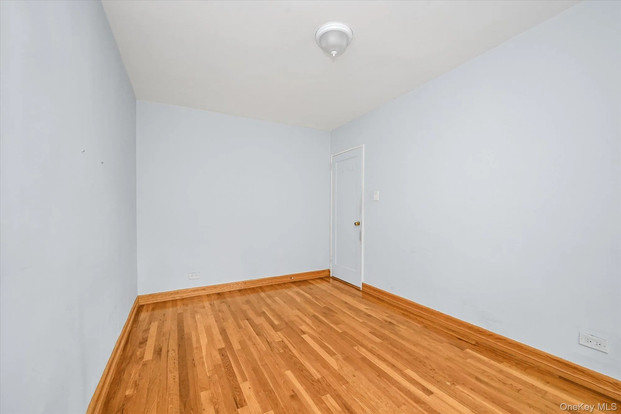 140-18 Burden Crescent, New York, NY, 3 Bedrooms Bedrooms, 6 Rooms Rooms,1 BathroomBathrooms,Residential Lease,For Rent,Burden,0,1036990 140-18 Burden Crescent, New York, NY, 3 Bedrooms Bedrooms, 6 Rooms Rooms,1 BathroomBathrooms,Residential Lease,For Rent,Burden,0,1036990