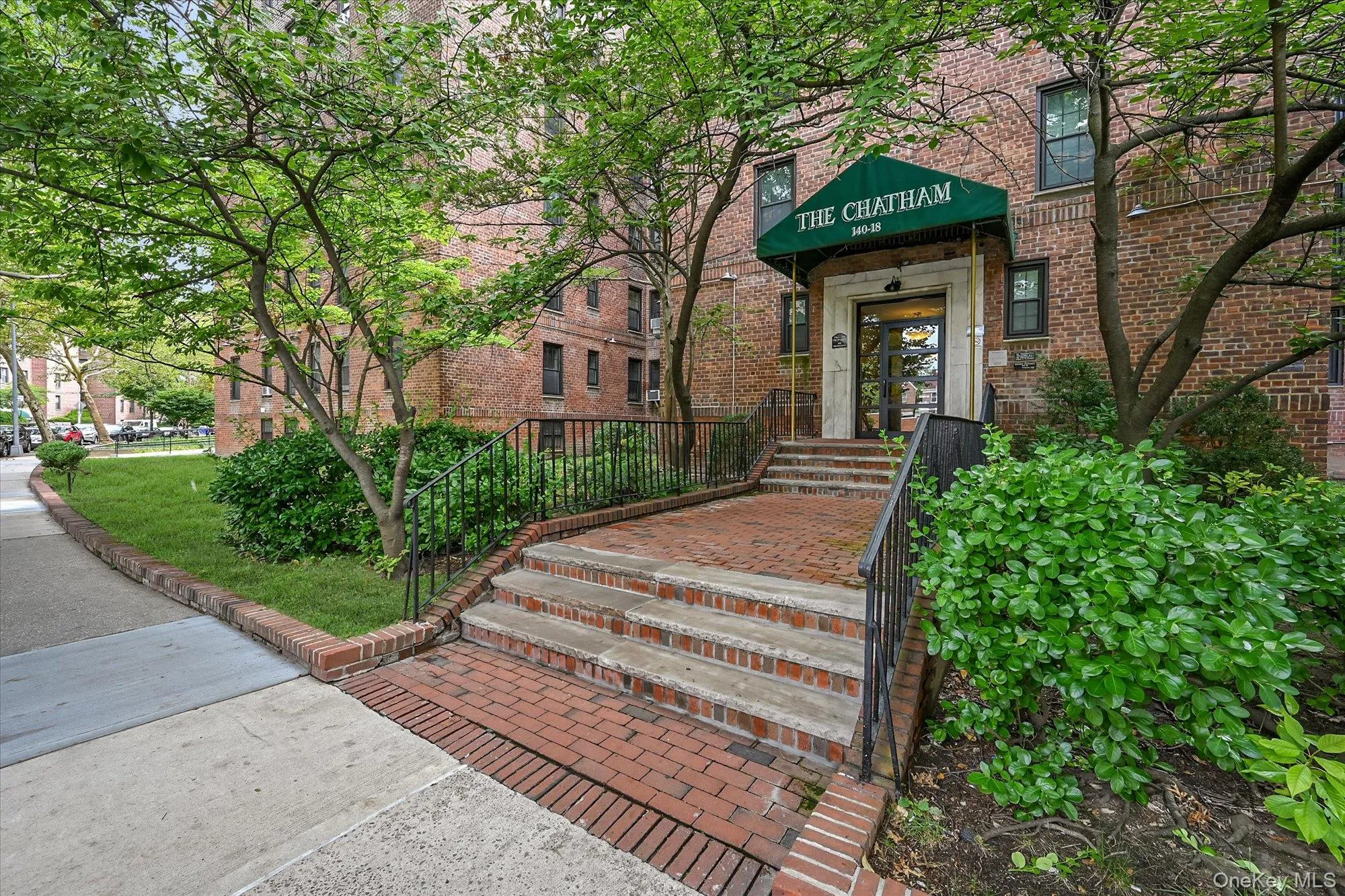 140-18 Burden Crescent, New York, NY, 3 Bedrooms Bedrooms, 6 Rooms Rooms,1 BathroomBathrooms,Residential Lease,For Rent,Burden,0,1036990 140-18 Burden Crescent, New York, NY, 3 Bedrooms Bedrooms, 6 Rooms Rooms,1 BathroomBathrooms,Residential Lease,For Rent,Burden,0,1036990