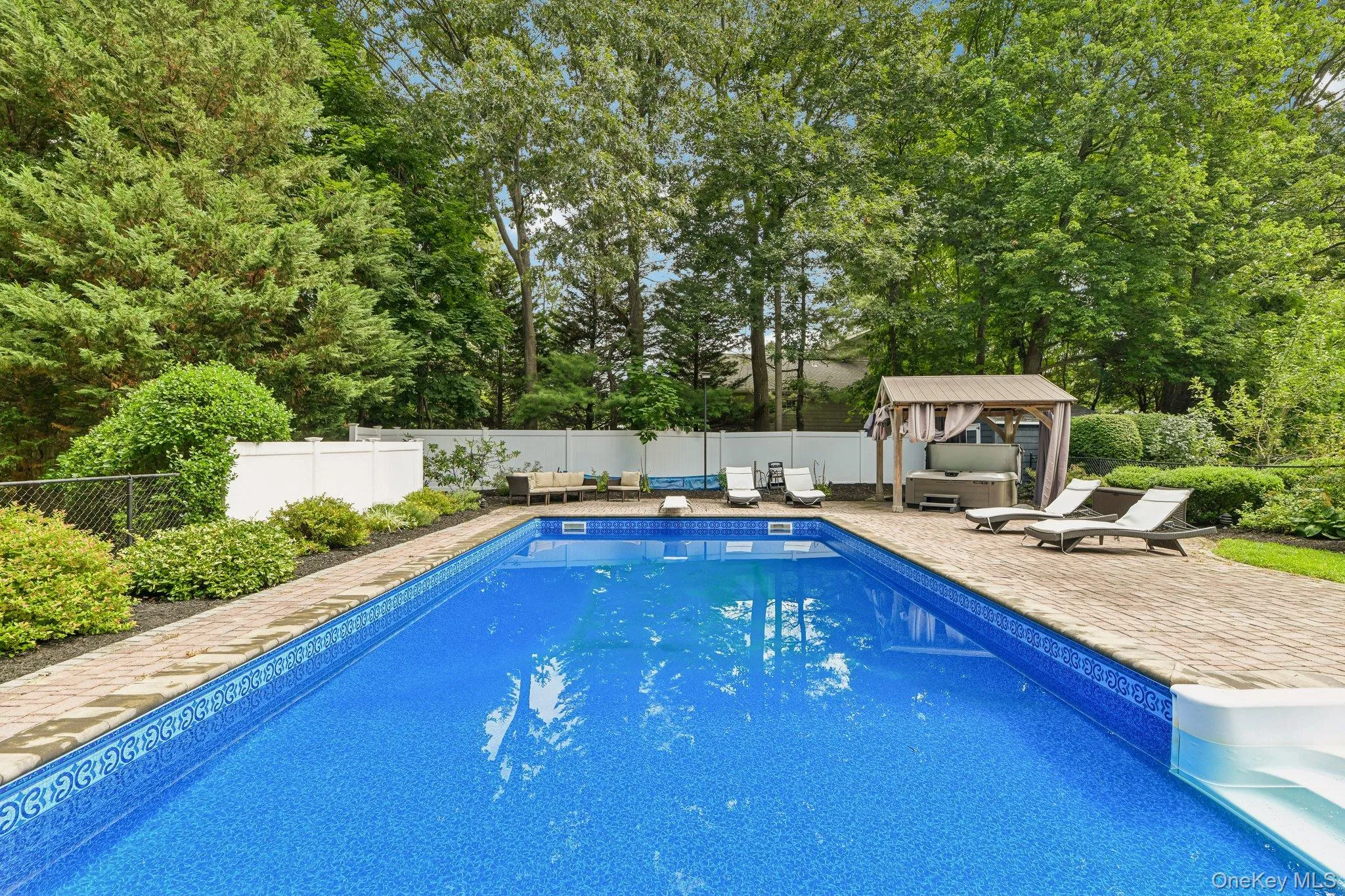 6 Pebble Hill Court, Huntington, NY, 4 Bedrooms Bedrooms, 8 Rooms Rooms,3 BathroomsBathrooms,Residential,For Rent,Pebble Hill,0,1036992 6 Pebble Hill Court, Huntington, NY, 4 Bedrooms Bedrooms, 8 Rooms Rooms,3 BathroomsBathrooms,Residential,For Rent,Pebble Hill,0,1036992