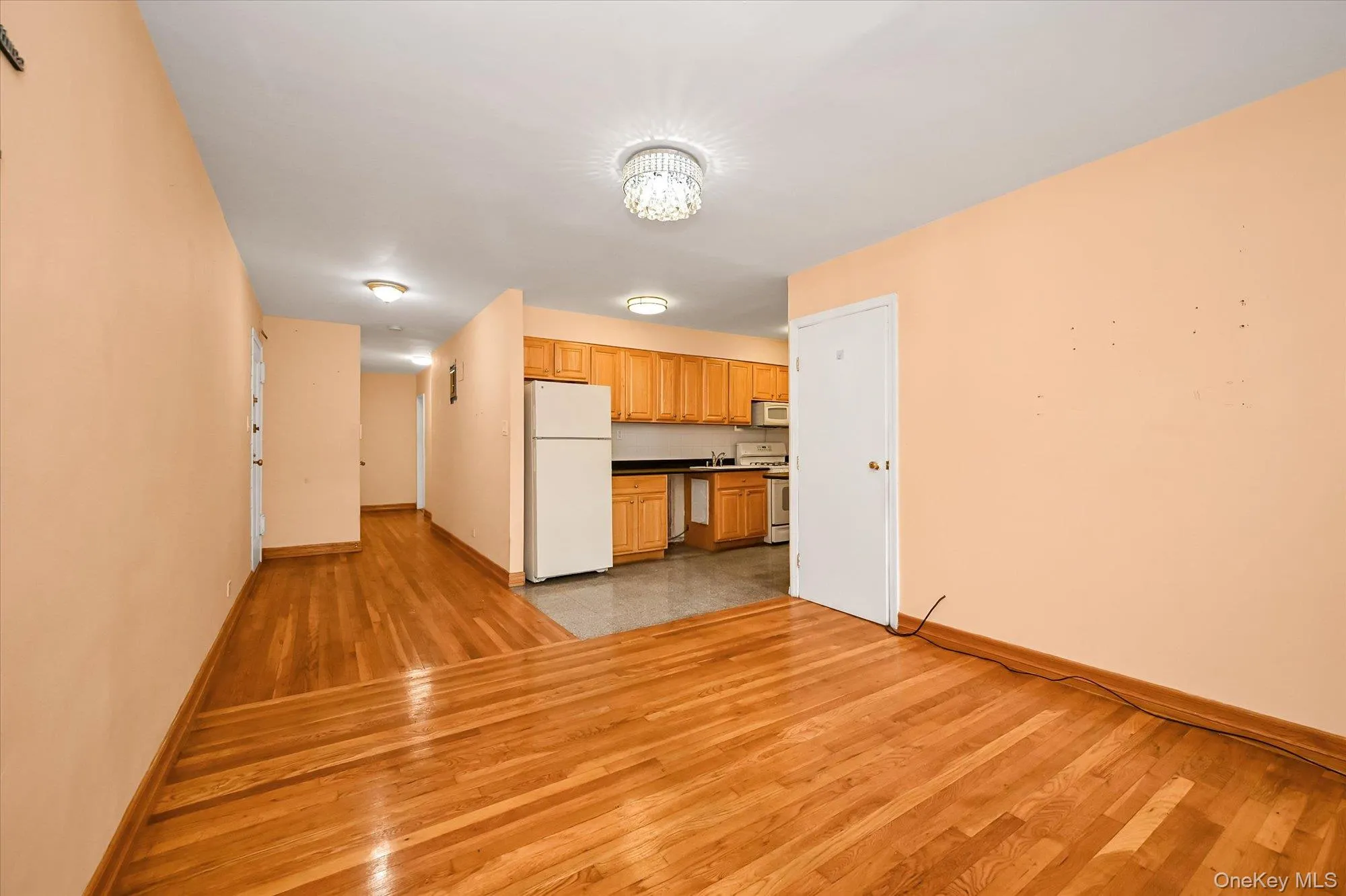 140-18 Burden Crescent, New York, NY, 3 Bedrooms Bedrooms, 6 Rooms Rooms,1 BathroomBathrooms,Residential,For Rent,Burden,0,1036999 140-18 Burden Crescent, New York, NY, 3 Bedrooms Bedrooms, 6 Rooms Rooms,1 BathroomBathrooms,Residential,For Rent,Burden,0,1036999