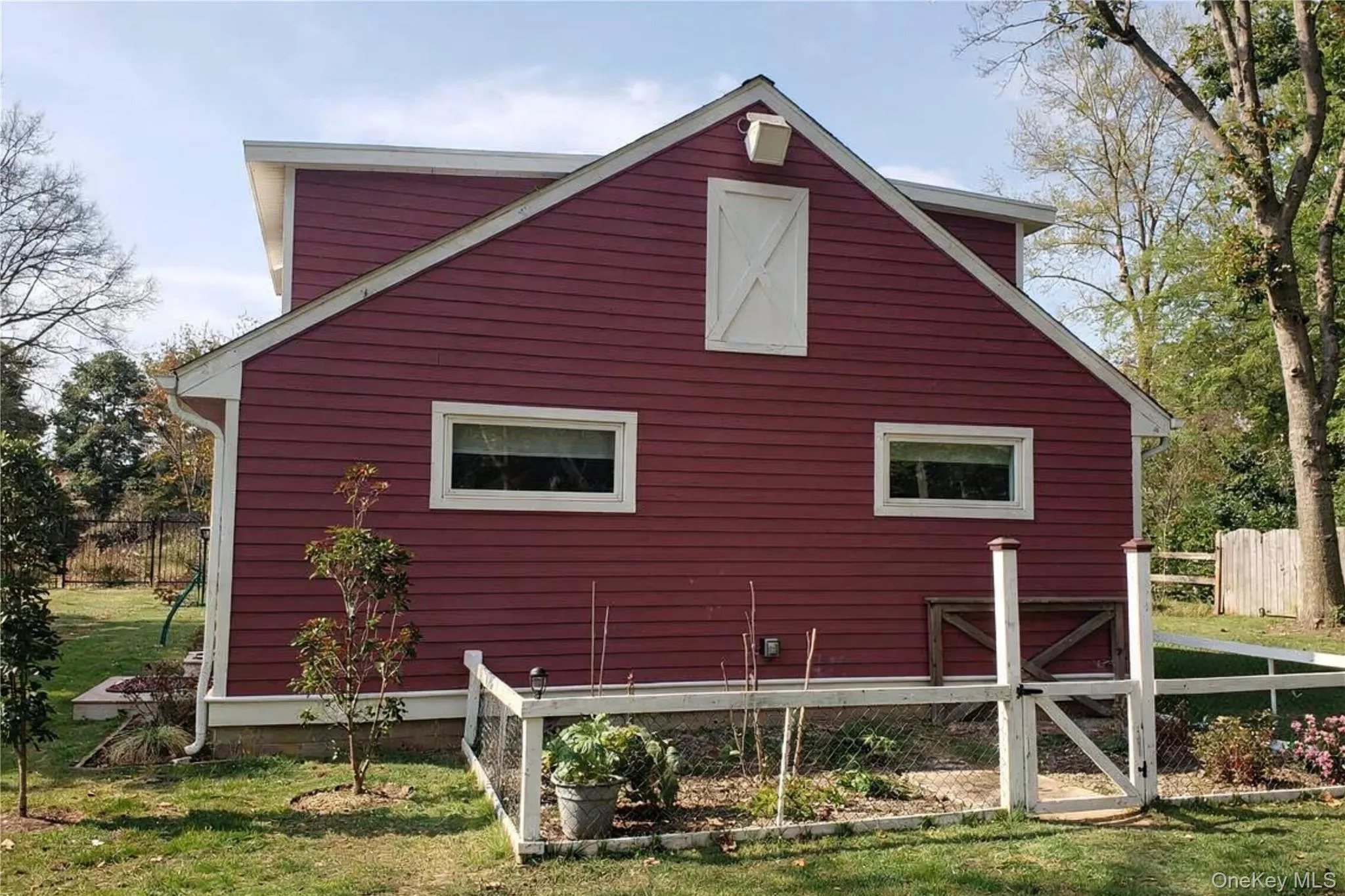 81 Daly Road, Huntington, NY, 1 Bedroom Bedrooms, 3 Rooms Rooms,1 BathroomBathrooms,Residential Lease,For Rent,Daly,0,1037000 81 Daly Road, Huntington, NY, 1 Bedroom Bedrooms, 3 Rooms Rooms,1 BathroomBathrooms,Residential Lease,For Rent,Daly,0,1037000