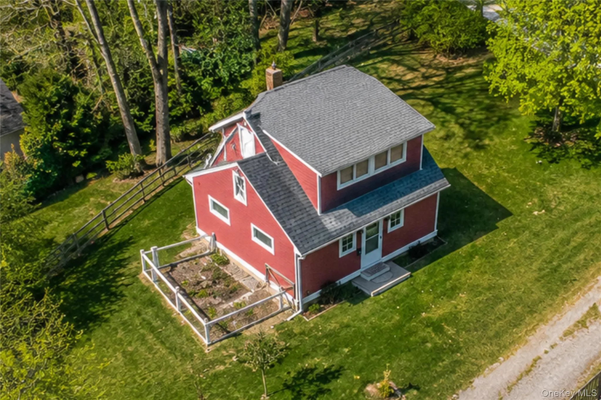 81 Daly Road, Huntington, NY, 1 Bedroom Bedrooms, 3 Rooms Rooms,1 BathroomBathrooms,Residential Lease,For Rent,Daly,0,1037000 81 Daly Road, Huntington, NY, 1 Bedroom Bedrooms, 3 Rooms Rooms,1 BathroomBathrooms,Residential Lease,For Rent,Daly,0,1037000
