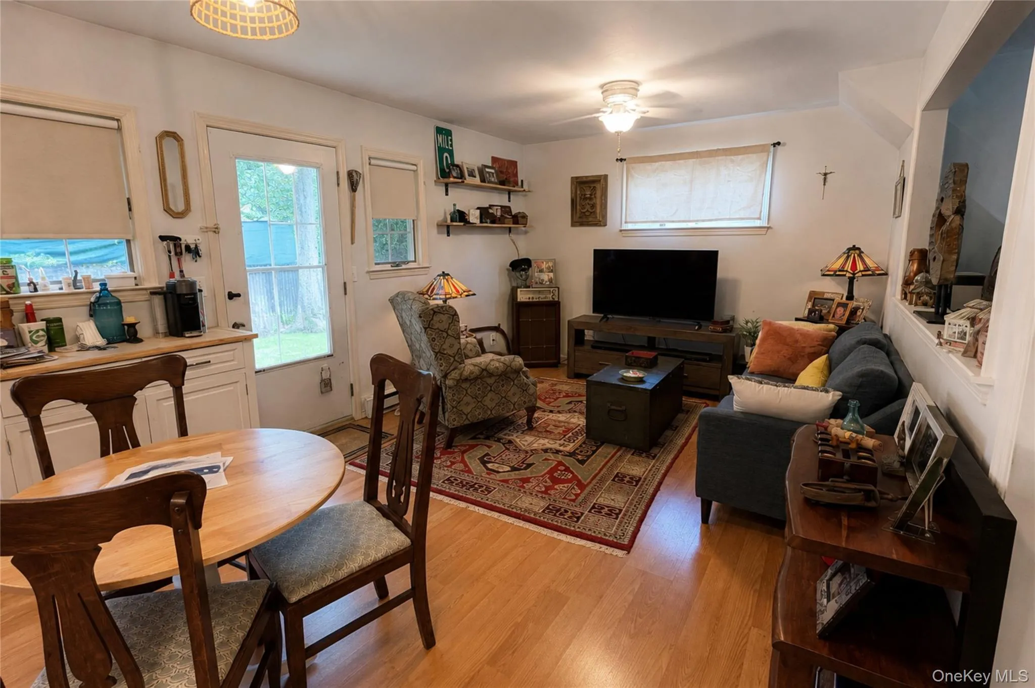 81 Daly Road, Huntington, NY, 1 Bedroom Bedrooms, 3 Rooms Rooms,1 BathroomBathrooms,Residential Lease,For Rent,Daly,0,1037000 81 Daly Road, Huntington, NY, 1 Bedroom Bedrooms, 3 Rooms Rooms,1 BathroomBathrooms,Residential Lease,For Rent,Daly,0,1037000