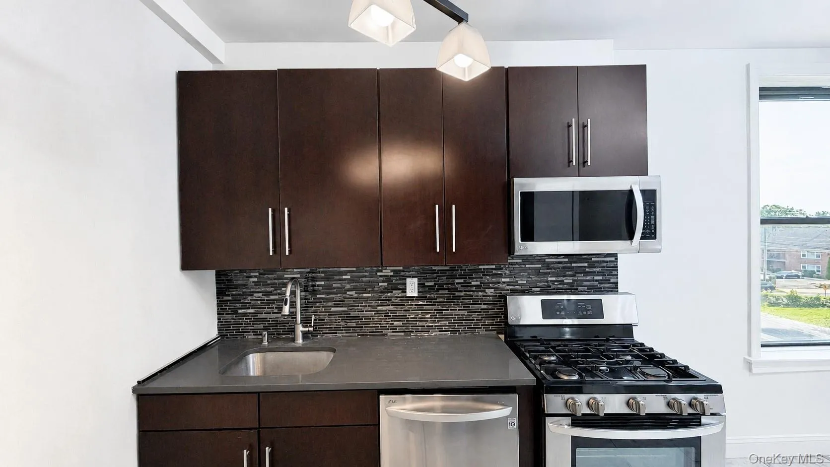 5 Circuit Road, New Rochelle, NY, 2 Bedrooms Bedrooms, 4 Rooms Rooms,1 BathroomBathrooms,Residential,For Rent,Circuit,0,1037001 5 Circuit Road, New Rochelle, NY, 2 Bedrooms Bedrooms, 4 Rooms Rooms,1 BathroomBathrooms,Residential,For Rent,Circuit,0,1037001