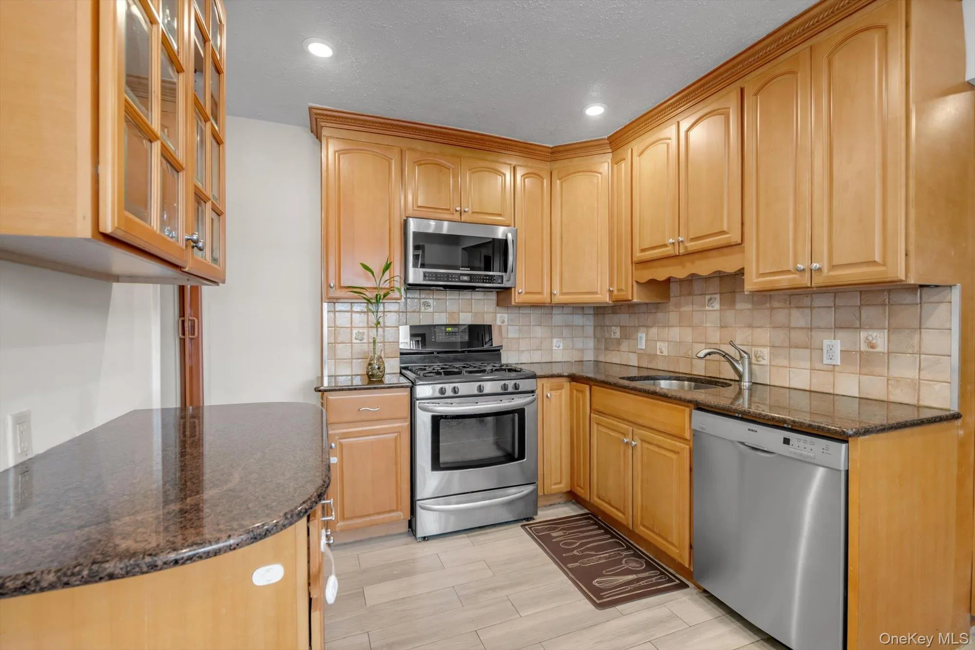 13835 64th Avenue, New York, NY, 3 Bedrooms Bedrooms, 8 Rooms Rooms,3 BathroomsBathrooms,Residential,For Rent,64th,0,1037002 13835 64th Avenue, New York, NY, 3 Bedrooms Bedrooms, 8 Rooms Rooms,3 BathroomsBathrooms,Residential,For Rent,64th,0,1037002