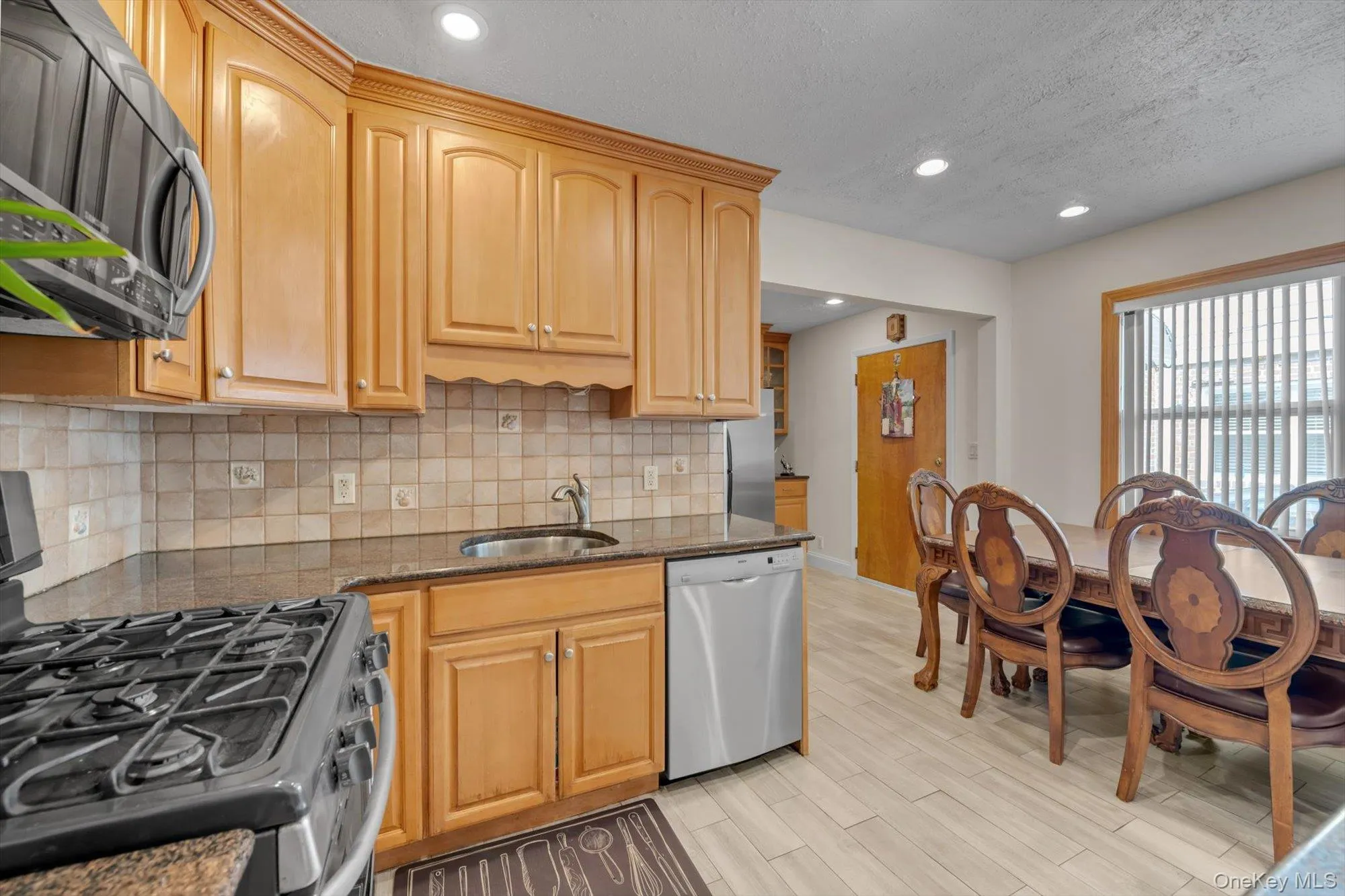 13835 64th Avenue, New York, NY, 3 Bedrooms Bedrooms, 8 Rooms Rooms,3 BathroomsBathrooms,Residential,For Rent,64th,0,1037002 13835 64th Avenue, New York, NY, 3 Bedrooms Bedrooms, 8 Rooms Rooms,3 BathroomsBathrooms,Residential,For Rent,64th,0,1037002