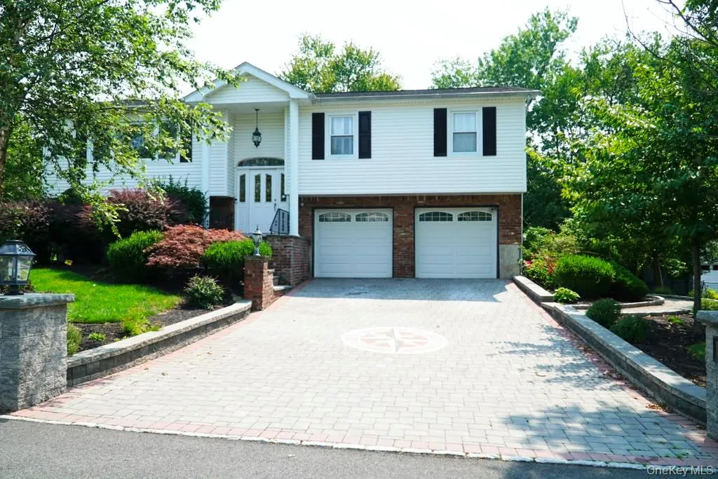 19 Pittsford Way, Clarkstown, NY, 4 Bedrooms Bedrooms, 10 Rooms Rooms,3 BathroomsBathrooms,Residential Lease,For Rent,Pittsford,0,1037007 19 Pittsford Way, Clarkstown, NY, 4 Bedrooms Bedrooms, 10 Rooms Rooms,3 BathroomsBathrooms,Residential Lease,For Rent,Pittsford,0,1037007