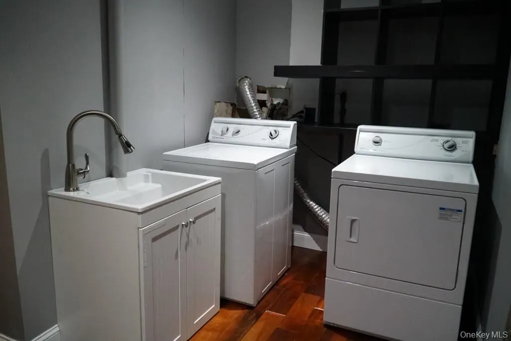 19 Pittsford Way, Clarkstown, NY, 4 Bedrooms Bedrooms, 10 Rooms Rooms,3 BathroomsBathrooms,Residential Lease,For Rent,Pittsford,0,1037007 19 Pittsford Way, Clarkstown, NY, 4 Bedrooms Bedrooms, 10 Rooms Rooms,3 BathroomsBathrooms,Residential Lease,For Rent,Pittsford,0,1037007