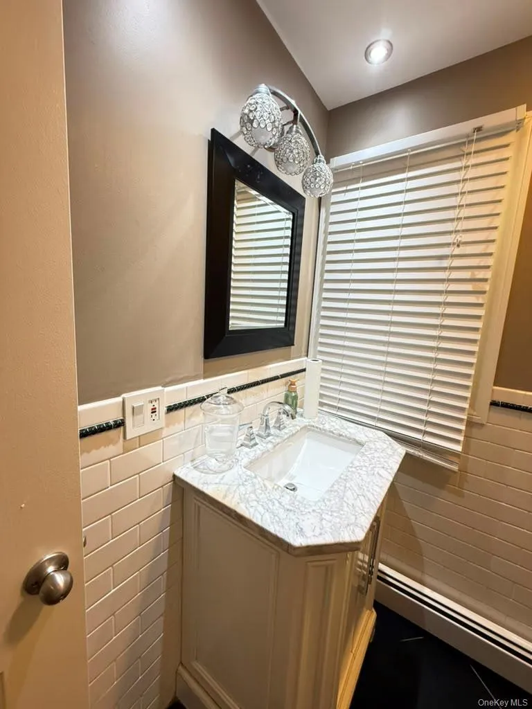19 Pittsford Way, Clarkstown, NY, 4 Bedrooms Bedrooms, 10 Rooms Rooms,3 BathroomsBathrooms,Residential Lease,For Rent,Pittsford,0,1037007 19 Pittsford Way, Clarkstown, NY, 4 Bedrooms Bedrooms, 10 Rooms Rooms,3 BathroomsBathrooms,Residential Lease,For Rent,Pittsford,0,1037007
