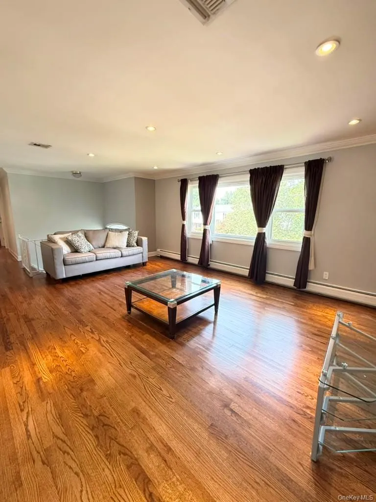 19 Pittsford Way, Clarkstown, NY, 4 Bedrooms Bedrooms, 10 Rooms Rooms,3 BathroomsBathrooms,Residential Lease,For Rent,Pittsford,0,1037007 19 Pittsford Way, Clarkstown, NY, 4 Bedrooms Bedrooms, 10 Rooms Rooms,3 BathroomsBathrooms,Residential Lease,For Rent,Pittsford,0,1037007