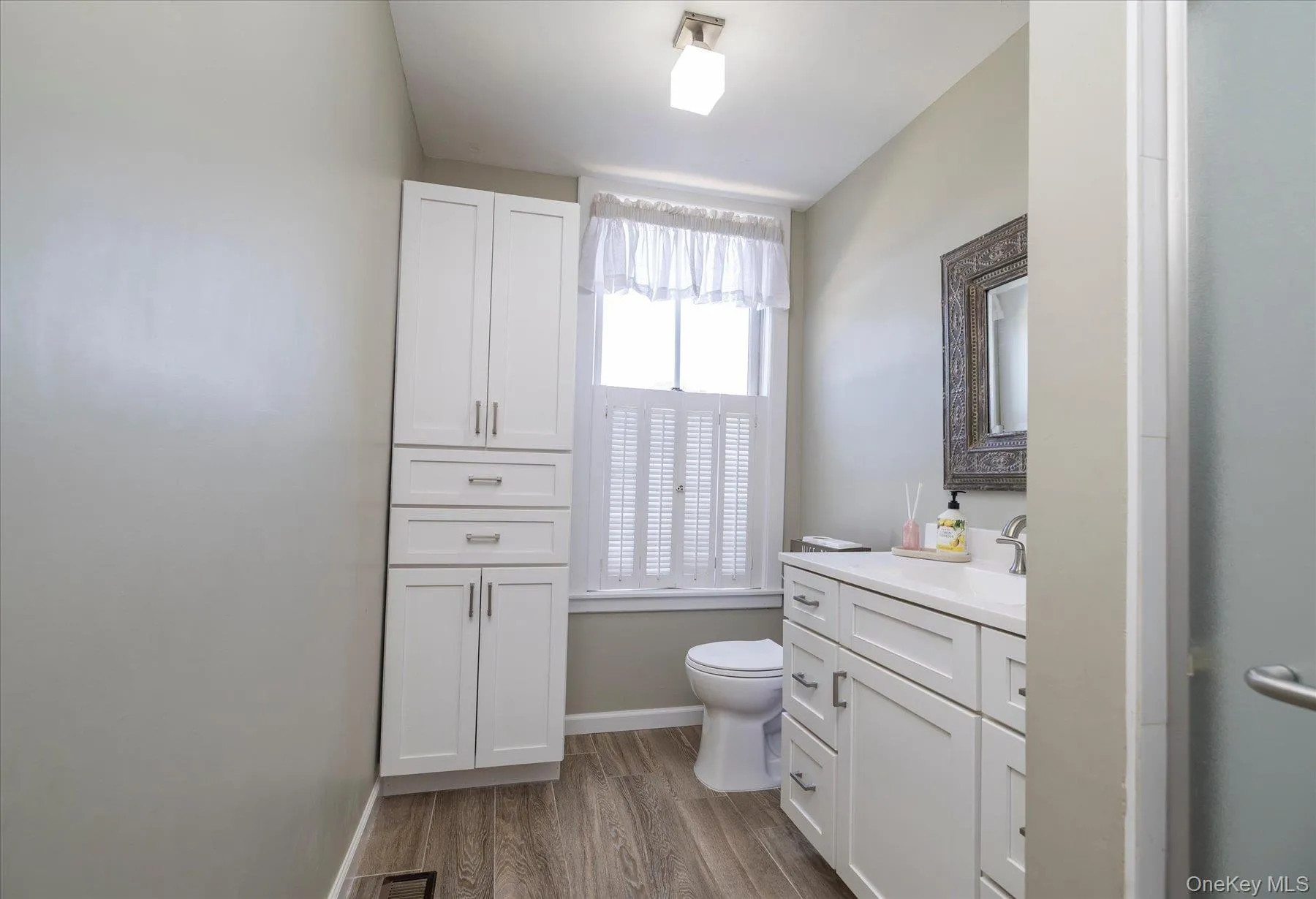 1 Ridgewood Drive, Hempstead, NY, 3 Bedrooms Bedrooms, 5 Rooms Rooms,2 BathroomsBathrooms,Residential,For Rent,Ridgewood,0,1037008 1 Ridgewood Drive, Hempstead, NY, 3 Bedrooms Bedrooms, 5 Rooms Rooms,2 BathroomsBathrooms,Residential,For Rent,Ridgewood,0,1037008