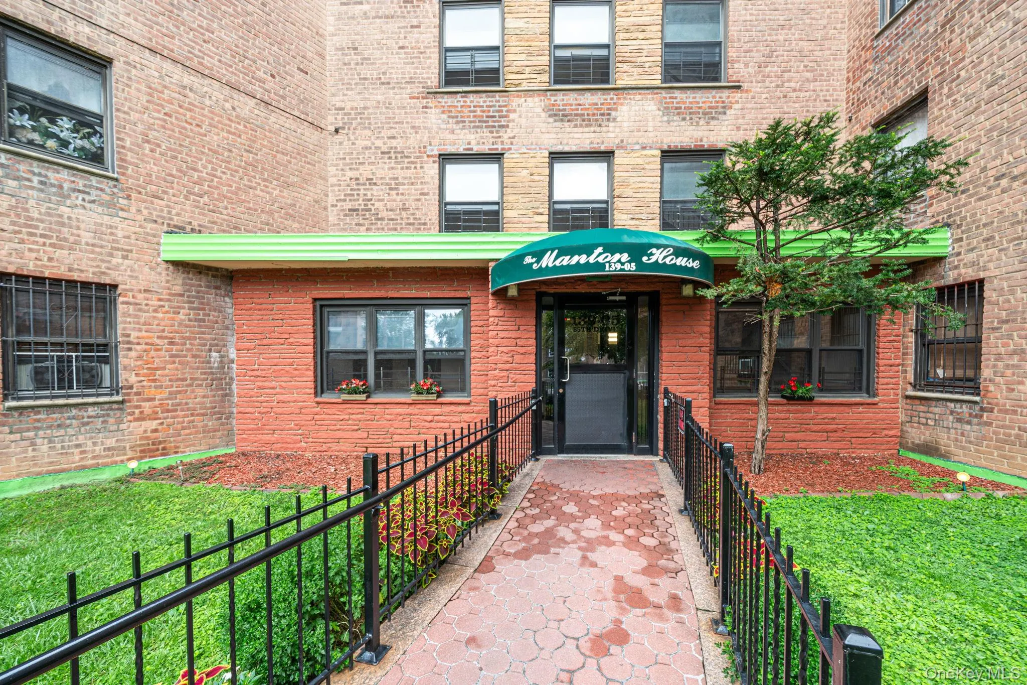139-05 85 Drive, New York, NY, 1 Bedroom Bedrooms, 5 Rooms Rooms,1 BathroomBathrooms,Residential,For Rent,85,0,1037009 139-05 85 Drive, New York, NY, 1 Bedroom Bedrooms, 5 Rooms Rooms,1 BathroomBathrooms,Residential,For Rent,85,0,1037009