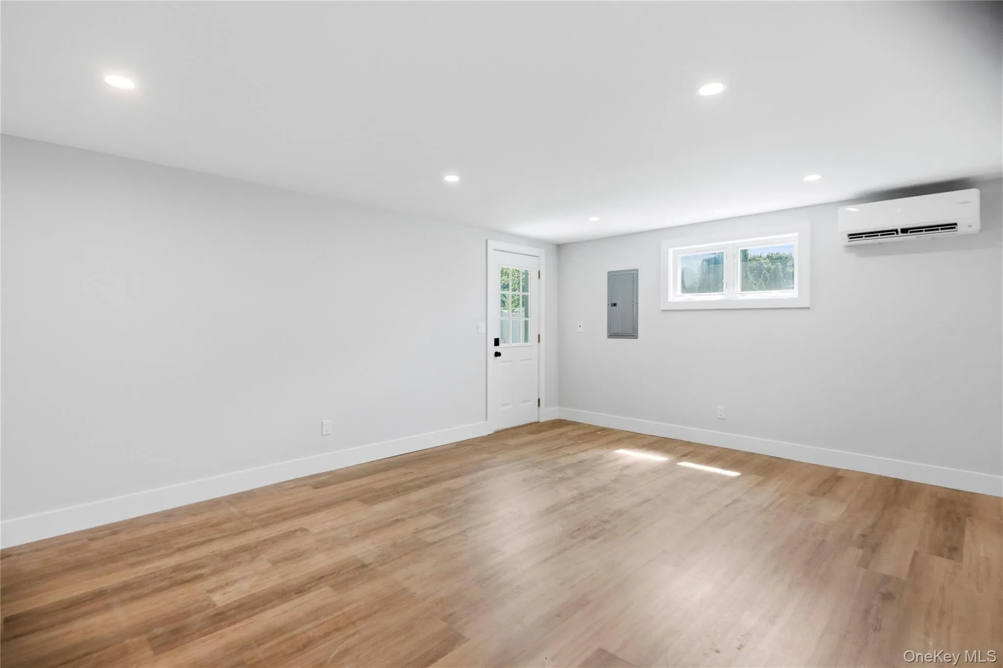 6 Oatley Place, Smithtown, NY, 4 Bedrooms Bedrooms, 8 Rooms Rooms,1 BathroomBathrooms,Residential,For Rent,Oatley,0,1037016 6 Oatley Place, Smithtown, NY, 4 Bedrooms Bedrooms, 8 Rooms Rooms,1 BathroomBathrooms,Residential,For Rent,Oatley,0,1037016
