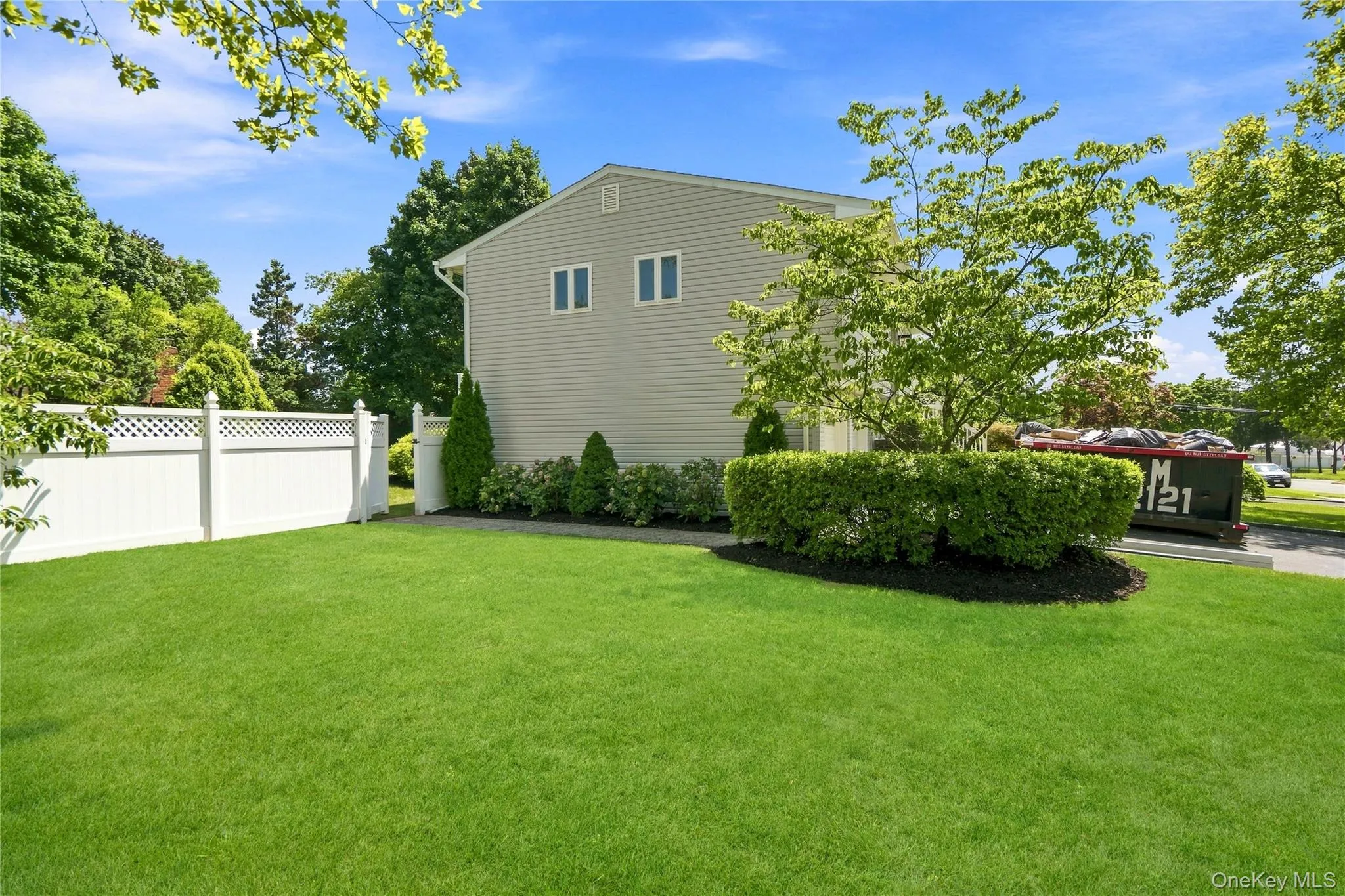 6 Oatley Place, Smithtown, NY, 4 Bedrooms Bedrooms, 8 Rooms Rooms,1 BathroomBathrooms,Residential,For Rent,Oatley,0,1037016 6 Oatley Place, Smithtown, NY, 4 Bedrooms Bedrooms, 8 Rooms Rooms,1 BathroomBathrooms,Residential,For Rent,Oatley,0,1037016