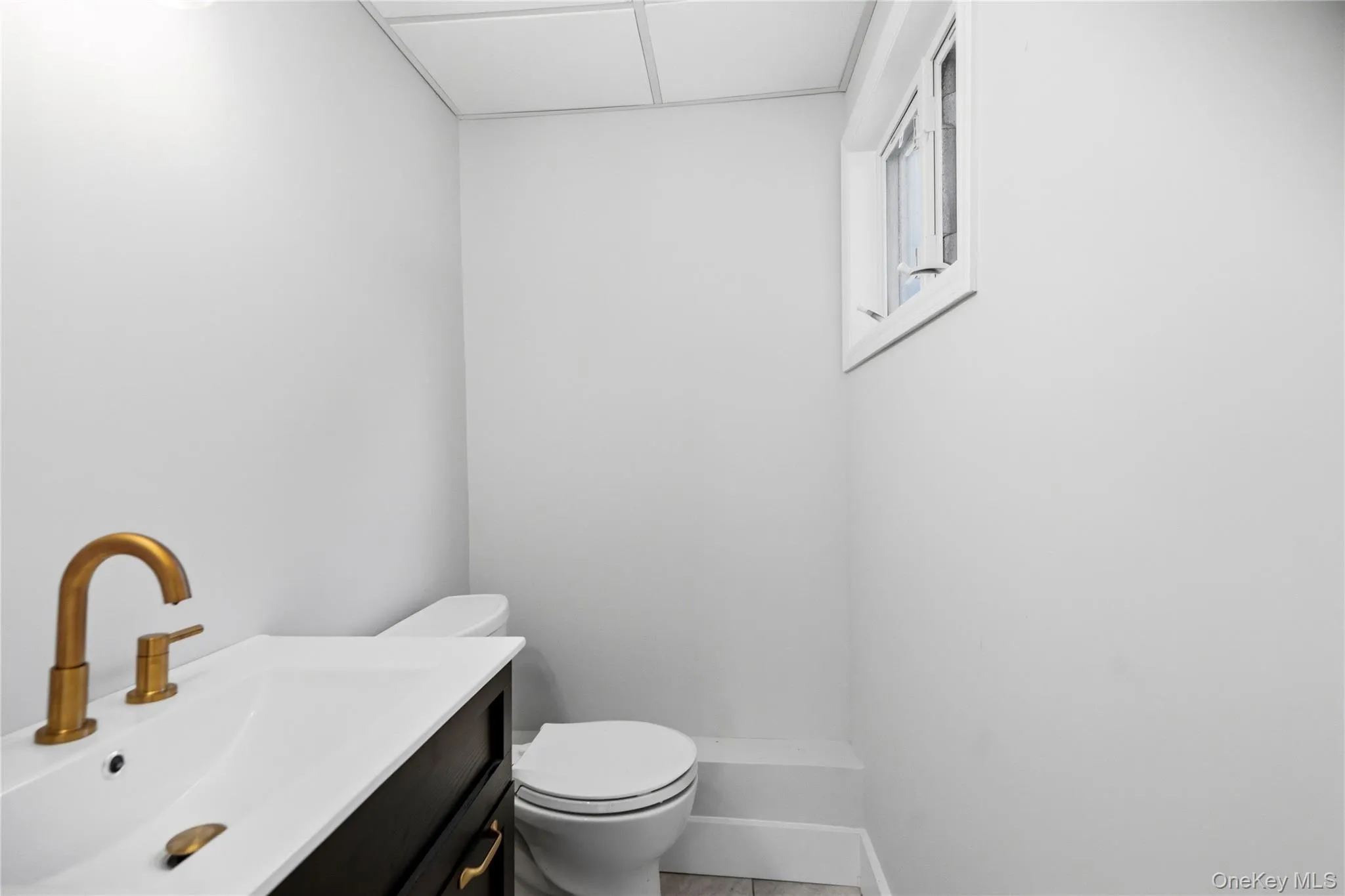 6 Oatley Place, Smithtown, NY, 4 Bedrooms Bedrooms, 8 Rooms Rooms,1 BathroomBathrooms,Residential,For Rent,Oatley,0,1037016 6 Oatley Place, Smithtown, NY, 4 Bedrooms Bedrooms, 8 Rooms Rooms,1 BathroomBathrooms,Residential,For Rent,Oatley,0,1037016