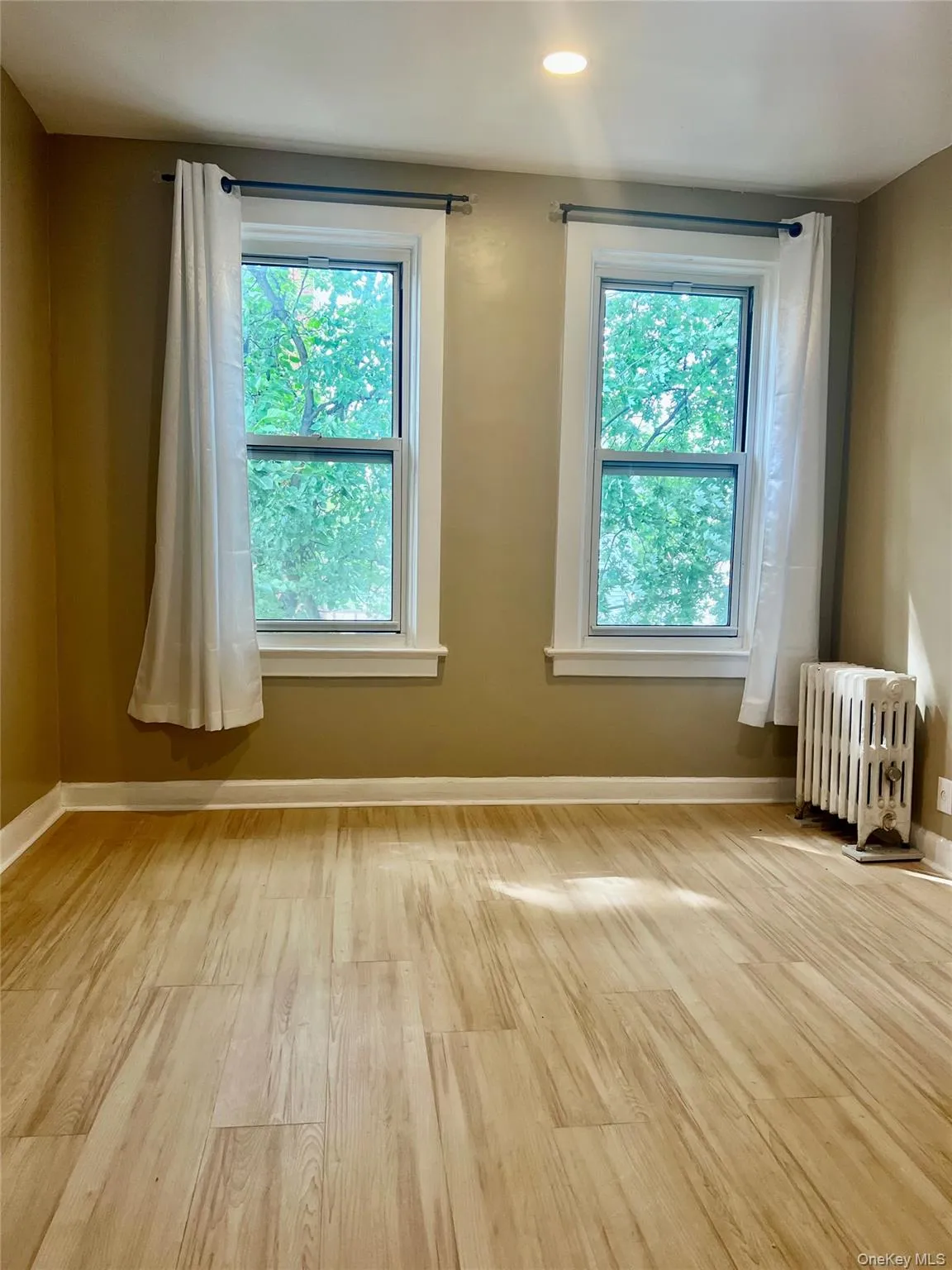 4218 66th Street, New York, NY, 1 Bedroom Bedrooms, 3 Rooms Rooms,1 BathroomBathrooms,Residential Lease,For Rent,66th,0,1037017 4218 66th Street, New York, NY, 1 Bedroom Bedrooms, 3 Rooms Rooms,1 BathroomBathrooms,Residential Lease,For Rent,66th,0,1037017