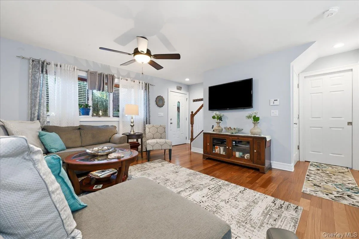 151 New York Avenue, Babylon, NY, 3 Bedrooms Bedrooms, 8 Rooms Rooms,2 BathroomsBathrooms,Residential,For Rent,New York,0,1037020 151 New York Avenue, Babylon, NY, 3 Bedrooms Bedrooms, 8 Rooms Rooms,2 BathroomsBathrooms,Residential,For Rent,New York,0,1037020