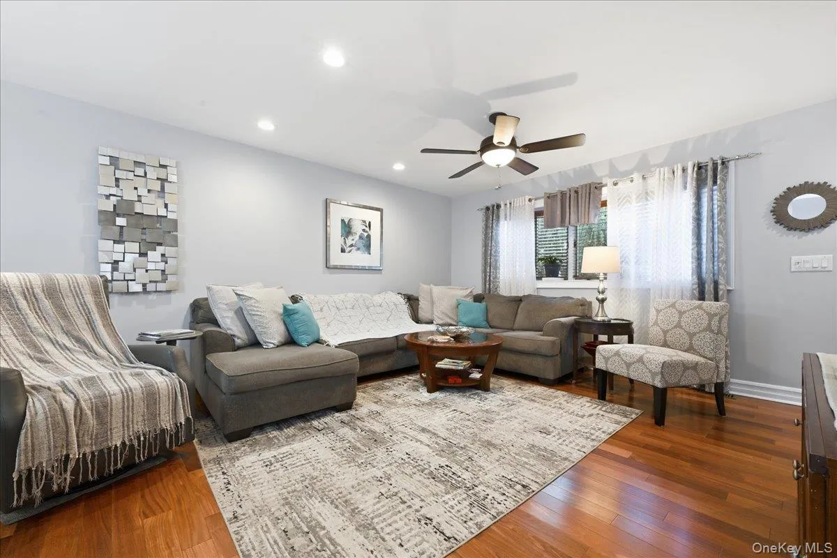 151 New York Avenue, Babylon, NY, 3 Bedrooms Bedrooms, 8 Rooms Rooms,2 BathroomsBathrooms,Residential,For Rent,New York,0,1037020 151 New York Avenue, Babylon, NY, 3 Bedrooms Bedrooms, 8 Rooms Rooms,2 BathroomsBathrooms,Residential,For Rent,New York,0,1037020