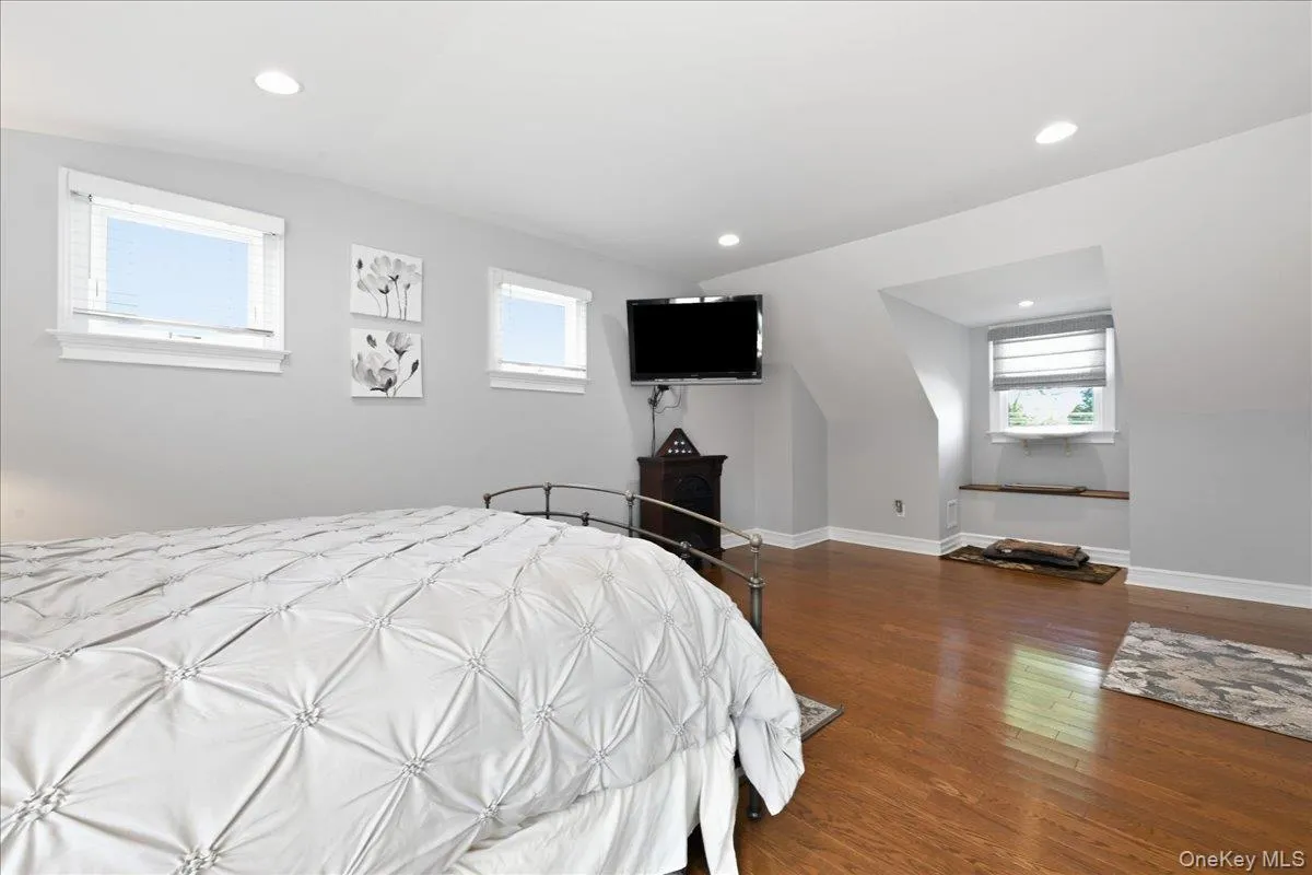 151 New York Avenue, Babylon, NY, 3 Bedrooms Bedrooms, 8 Rooms Rooms,2 BathroomsBathrooms,Residential,For Rent,New York,0,1037020 151 New York Avenue, Babylon, NY, 3 Bedrooms Bedrooms, 8 Rooms Rooms,2 BathroomsBathrooms,Residential,For Rent,New York,0,1037020