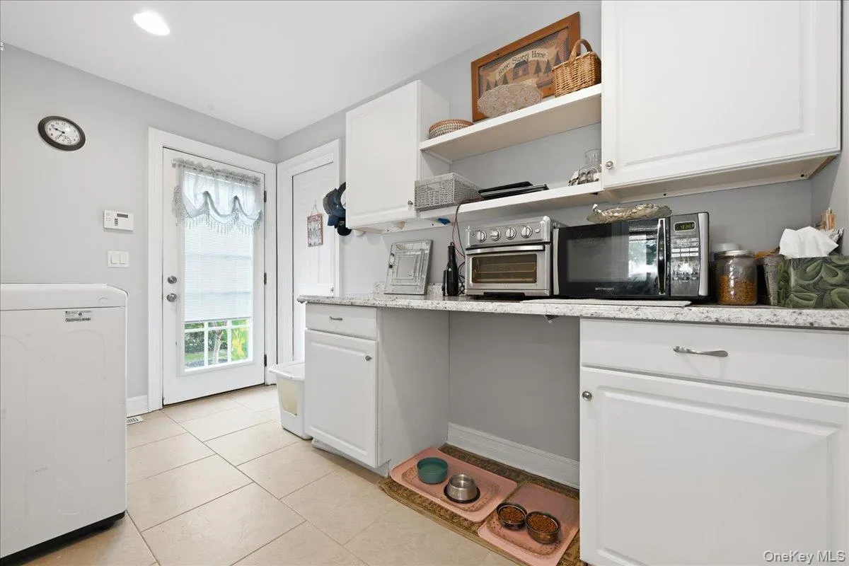 151 New York Avenue, Babylon, NY, 3 Bedrooms Bedrooms, 8 Rooms Rooms,2 BathroomsBathrooms,Residential,For Rent,New York,0,1037020 151 New York Avenue, Babylon, NY, 3 Bedrooms Bedrooms, 8 Rooms Rooms,2 BathroomsBathrooms,Residential,For Rent,New York,0,1037020