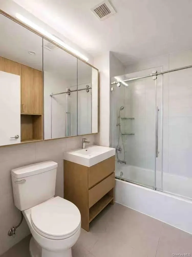 131-02B 40th Road, New York, NY, 2 Bedrooms Bedrooms, 4 Rooms Rooms,2 BathroomsBathrooms,Residential,For Rent,40th,0,1037021 131-02B 40th Road, New York, NY, 2 Bedrooms Bedrooms, 4 Rooms Rooms,2 BathroomsBathrooms,Residential,For Rent,40th,0,1037021