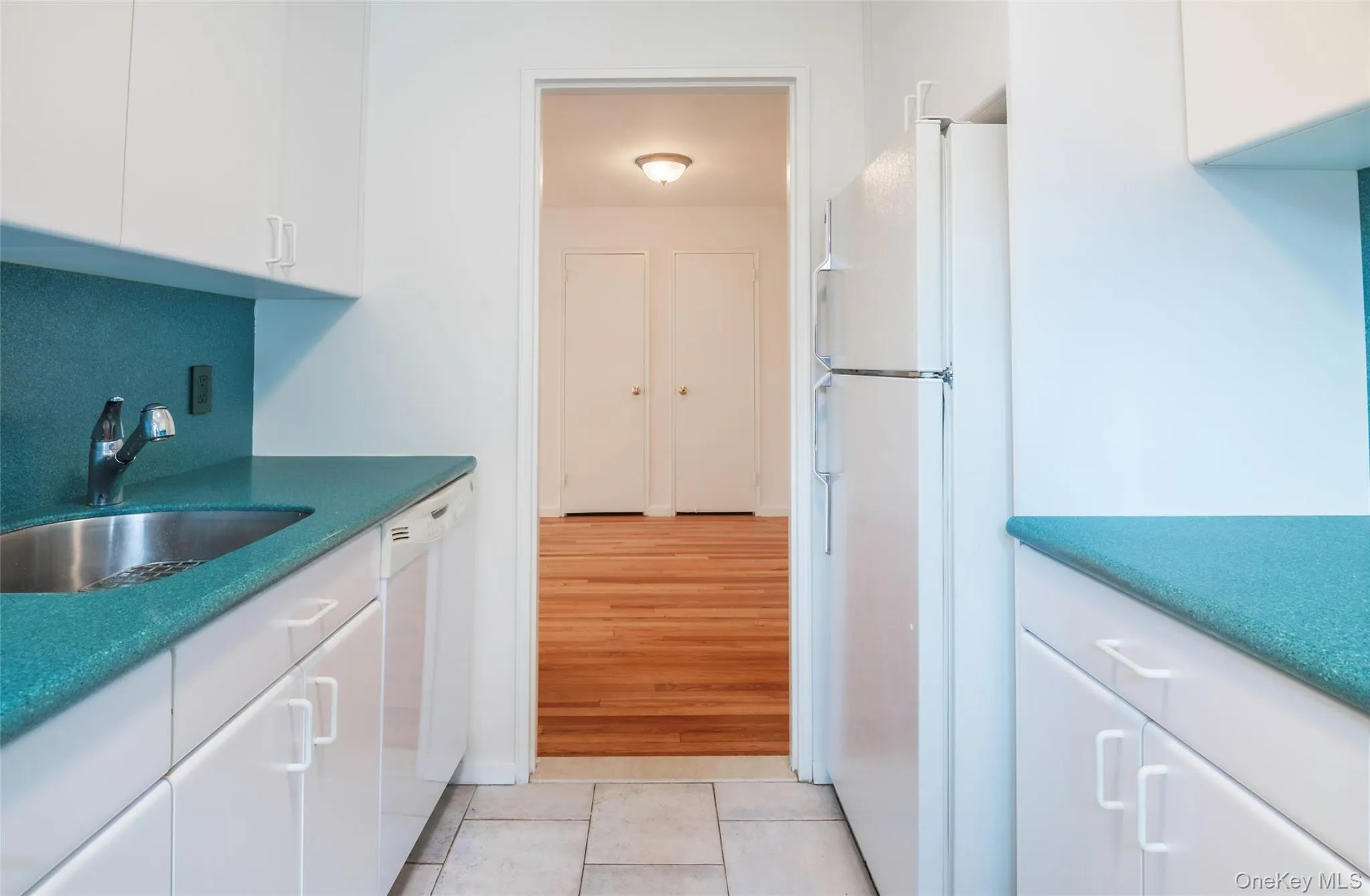 20 Canterbury Road, North Hempstead, NY, 1 Bedroom Bedrooms, 4 Rooms Rooms,1 BathroomBathrooms,Residential,For Rent,Canterbury,0,1037023 20 Canterbury Road, North Hempstead, NY, 1 Bedroom Bedrooms, 4 Rooms Rooms,1 BathroomBathrooms,Residential,For Rent,Canterbury,0,1037023