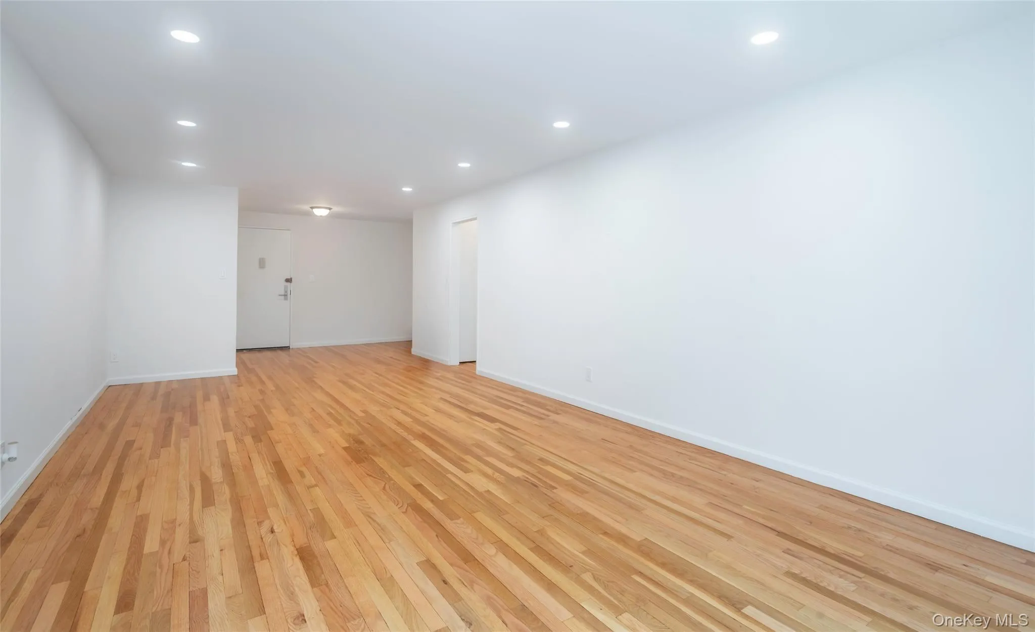 20 Canterbury Road, North Hempstead, NY, 1 Bedroom Bedrooms, 4 Rooms Rooms,1 BathroomBathrooms,Residential,For Rent,Canterbury,0,1037023 20 Canterbury Road, North Hempstead, NY, 1 Bedroom Bedrooms, 4 Rooms Rooms,1 BathroomBathrooms,Residential,For Rent,Canterbury,0,1037023