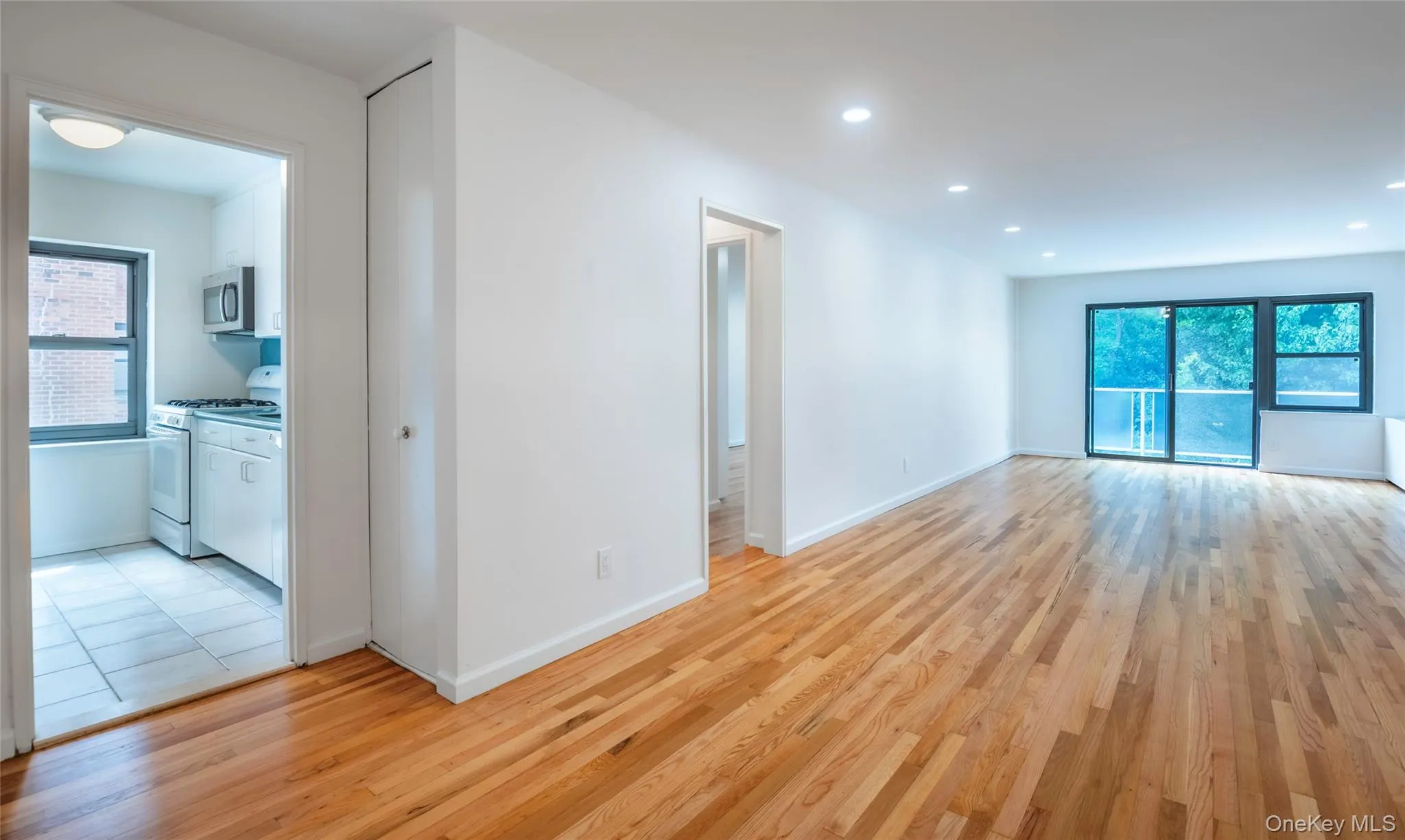 20 Canterbury Road, North Hempstead, NY, 1 Bedroom Bedrooms, 4 Rooms Rooms,1 BathroomBathrooms,Residential,For Rent,Canterbury,0,1037023 20 Canterbury Road, North Hempstead, NY, 1 Bedroom Bedrooms, 4 Rooms Rooms,1 BathroomBathrooms,Residential,For Rent,Canterbury,0,1037023