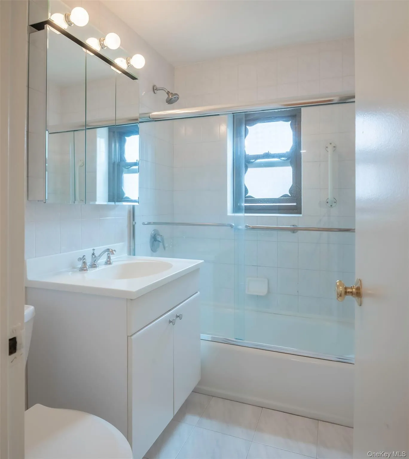 20 Canterbury Road, North Hempstead, NY, 1 Bedroom Bedrooms, 4 Rooms Rooms,1 BathroomBathrooms,Residential,For Rent,Canterbury,0,1037023 20 Canterbury Road, North Hempstead, NY, 1 Bedroom Bedrooms, 4 Rooms Rooms,1 BathroomBathrooms,Residential,For Rent,Canterbury,0,1037023