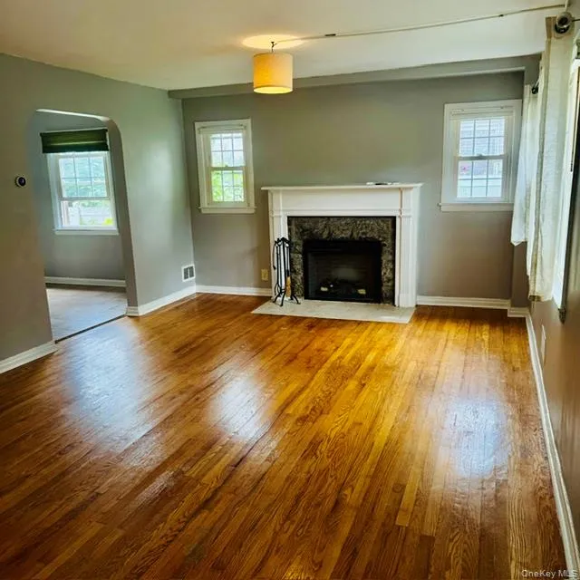 16821 Cryders Lane, New York, NY, 3 Bedrooms Bedrooms, 7 Rooms Rooms,3 BathroomsBathrooms,Residential Lease,For Rent,Cryders,0,1037025 16821 Cryders Lane, New York, NY, 3 Bedrooms Bedrooms, 7 Rooms Rooms,3 BathroomsBathrooms,Residential Lease,For Rent,Cryders,0,1037025