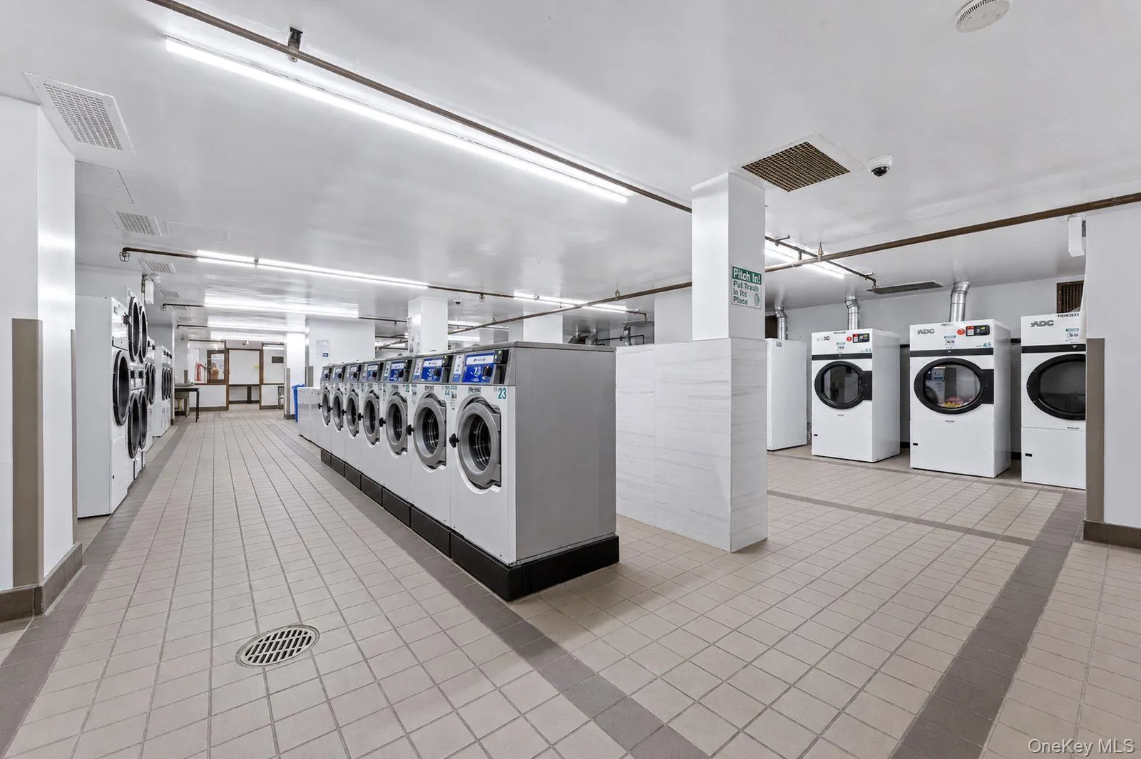 61-20 Grand Central Parkway, New York, NY, 1 Bedroom Bedrooms, 4 Rooms Rooms,1 BathroomBathrooms,Residential,For Rent,Grand Central,0,1037030 61-20 Grand Central Parkway, New York, NY, 1 Bedroom Bedrooms, 4 Rooms Rooms,1 BathroomBathrooms,Residential,For Rent,Grand Central,0,1037030