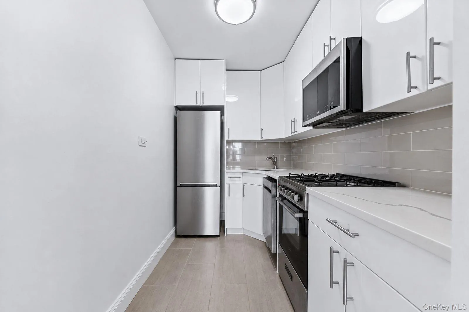 61-20 Grand Central Parkway, New York, NY, 1 Bedroom Bedrooms, 4 Rooms Rooms,1 BathroomBathrooms,Residential,For Rent,Grand Central,0,1037030 61-20 Grand Central Parkway, New York, NY, 1 Bedroom Bedrooms, 4 Rooms Rooms,1 BathroomBathrooms,Residential,For Rent,Grand Central,0,1037030