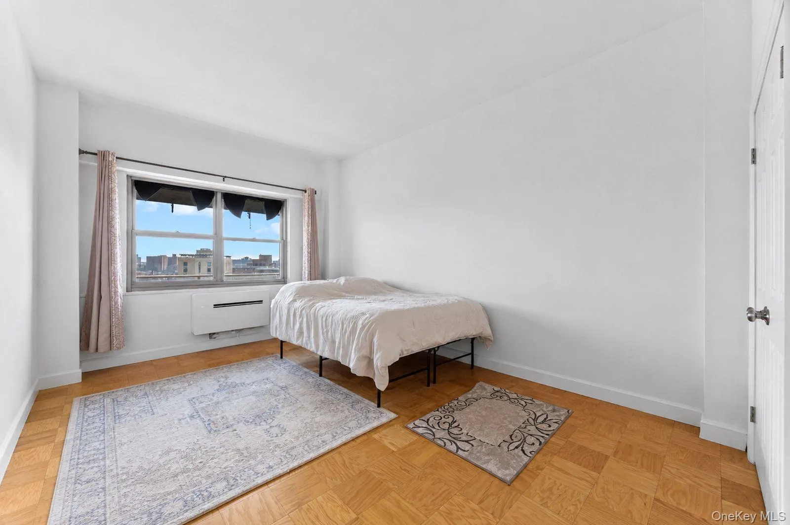 61-20 Grand Central Parkway, New York, NY, 1 Bedroom Bedrooms, 4 Rooms Rooms,1 BathroomBathrooms,Residential,For Rent,Grand Central,0,1037030 61-20 Grand Central Parkway, New York, NY, 1 Bedroom Bedrooms, 4 Rooms Rooms,1 BathroomBathrooms,Residential,For Rent,Grand Central,0,1037030
