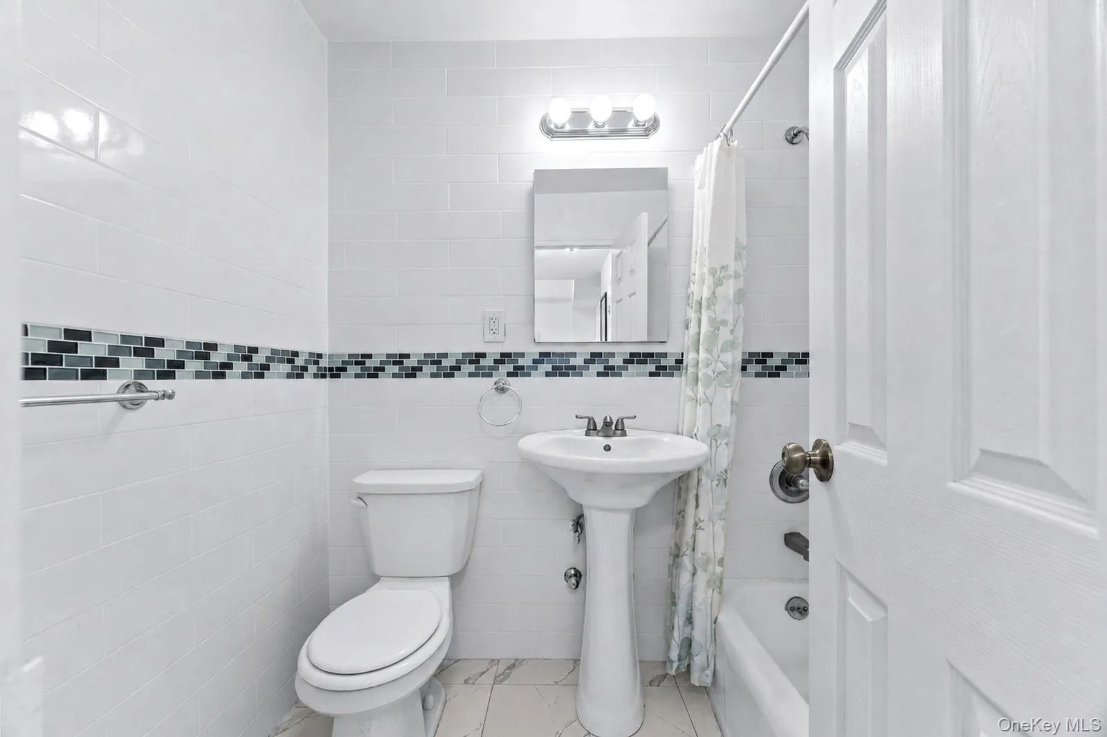 61-20 Grand Central Parkway, New York, NY, 1 Bedroom Bedrooms, 4 Rooms Rooms,1 BathroomBathrooms,Residential,For Rent,Grand Central,0,1037030 61-20 Grand Central Parkway, New York, NY, 1 Bedroom Bedrooms, 4 Rooms Rooms,1 BathroomBathrooms,Residential,For Rent,Grand Central,0,1037030