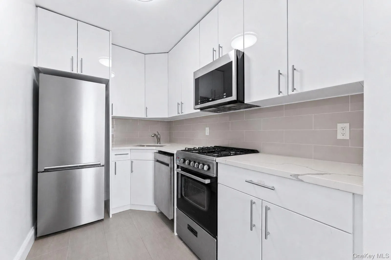 61-20 Grand Central Parkway, New York, NY, 1 Bedroom Bedrooms, 4 Rooms Rooms,1 BathroomBathrooms,Residential,For Rent,Grand Central,0,1037030 61-20 Grand Central Parkway, New York, NY, 1 Bedroom Bedrooms, 4 Rooms Rooms,1 BathroomBathrooms,Residential,For Rent,Grand Central,0,1037030