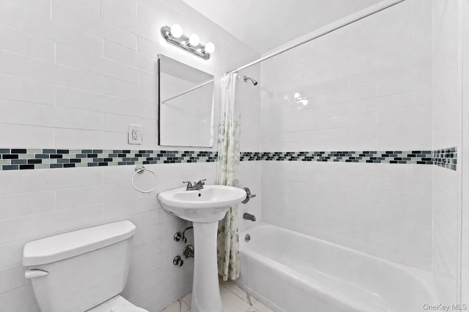 61-20 Grand Central Parkway, New York, NY, 1 Bedroom Bedrooms, 4 Rooms Rooms,1 BathroomBathrooms,Residential,For Rent,Grand Central,0,1037030 61-20 Grand Central Parkway, New York, NY, 1 Bedroom Bedrooms, 4 Rooms Rooms,1 BathroomBathrooms,Residential,For Rent,Grand Central,0,1037030