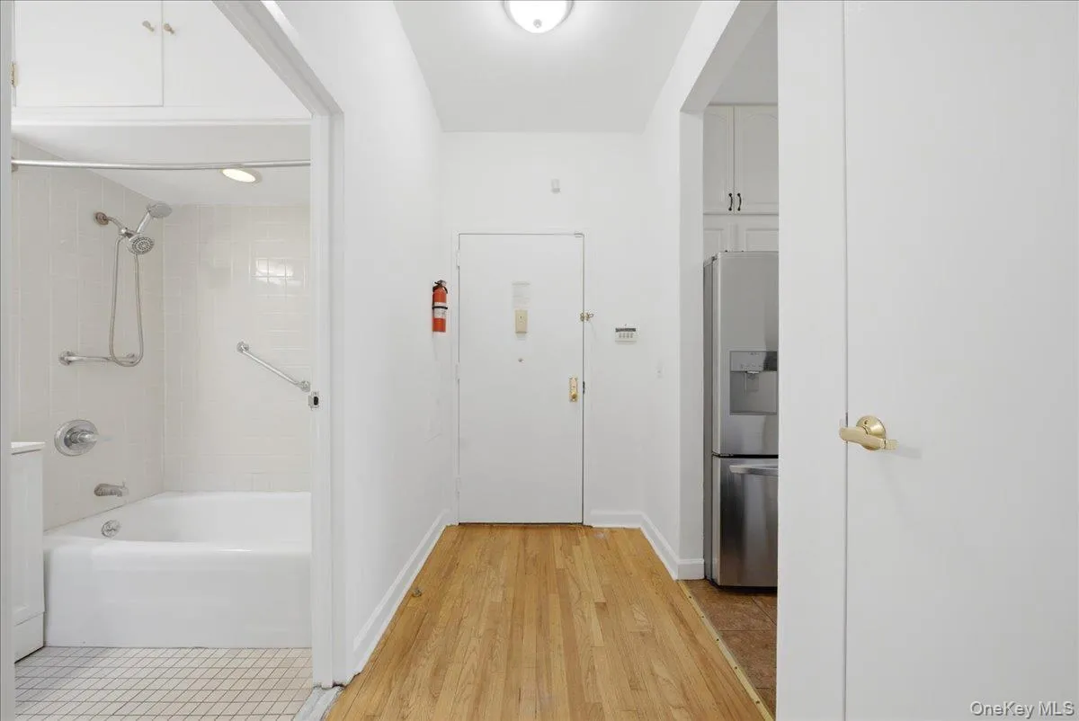 51 106th Street, New York, NY, 3 Bedrooms Bedrooms, 5 Rooms Rooms,1 BathroomBathrooms,Residential,For Rent,106th,0,1037036 51 106th Street, New York, NY, 3 Bedrooms Bedrooms, 5 Rooms Rooms,1 BathroomBathrooms,Residential,For Rent,106th,0,1037036