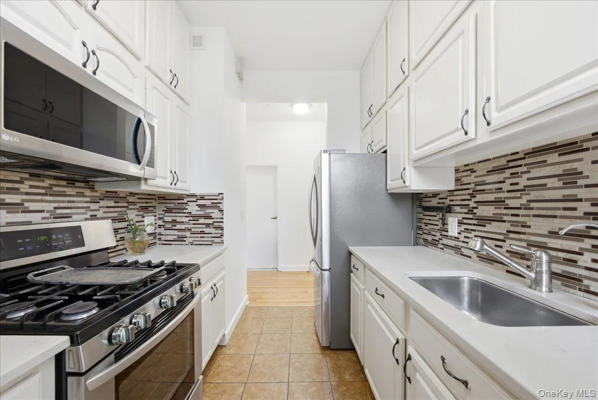 51 106th Street, New York, NY, 3 Bedrooms Bedrooms, 5 Rooms Rooms,1 BathroomBathrooms,Residential,For Rent,106th,0,1037036 51 106th Street, New York, NY, 3 Bedrooms Bedrooms, 5 Rooms Rooms,1 BathroomBathrooms,Residential,For Rent,106th,0,1037036
