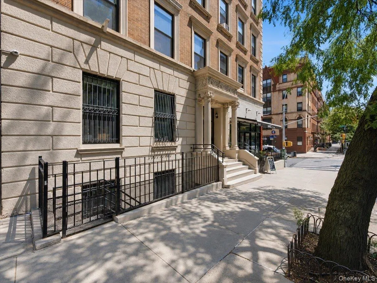 51 106th Street, New York, NY, 3 Bedrooms Bedrooms, 5 Rooms Rooms,1 BathroomBathrooms,Residential,For Rent,106th,0,1037036 51 106th Street, New York, NY, 3 Bedrooms Bedrooms, 5 Rooms Rooms,1 BathroomBathrooms,Residential,For Rent,106th,0,1037036