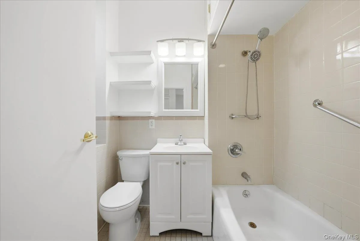 51 106th Street, New York, NY, 3 Bedrooms Bedrooms, 5 Rooms Rooms,1 BathroomBathrooms,Residential,For Rent,106th,0,1037036 51 106th Street, New York, NY, 3 Bedrooms Bedrooms, 5 Rooms Rooms,1 BathroomBathrooms,Residential,For Rent,106th,0,1037036