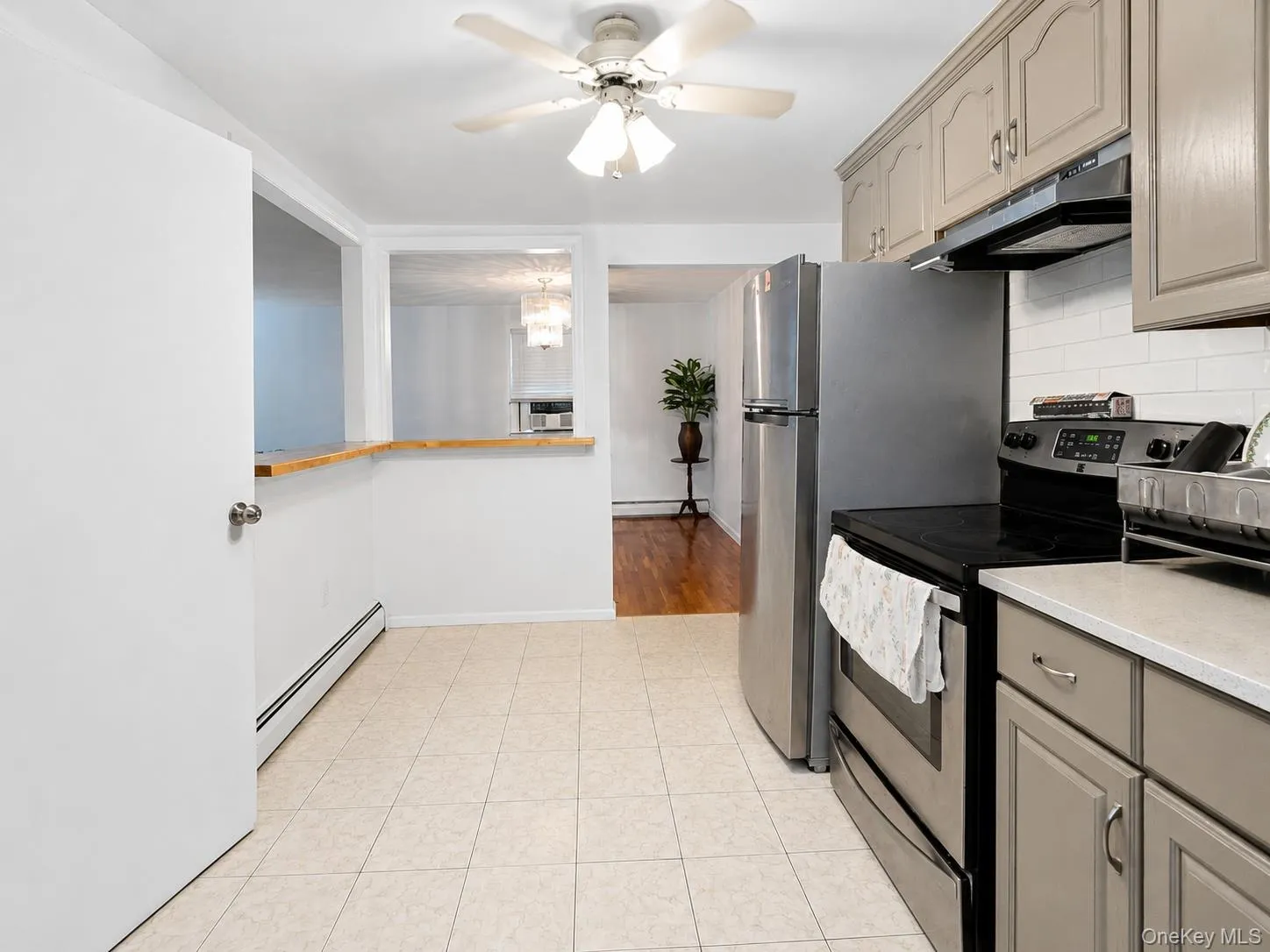 100 Lee Avenue, Babylon, NY, 2 Bedrooms Bedrooms, 4 Rooms Rooms,1 BathroomBathrooms,Residential Lease,For Rent,Lee,0,1037039 100 Lee Avenue, Babylon, NY, 2 Bedrooms Bedrooms, 4 Rooms Rooms,1 BathroomBathrooms,Residential Lease,For Rent,Lee,0,1037039
