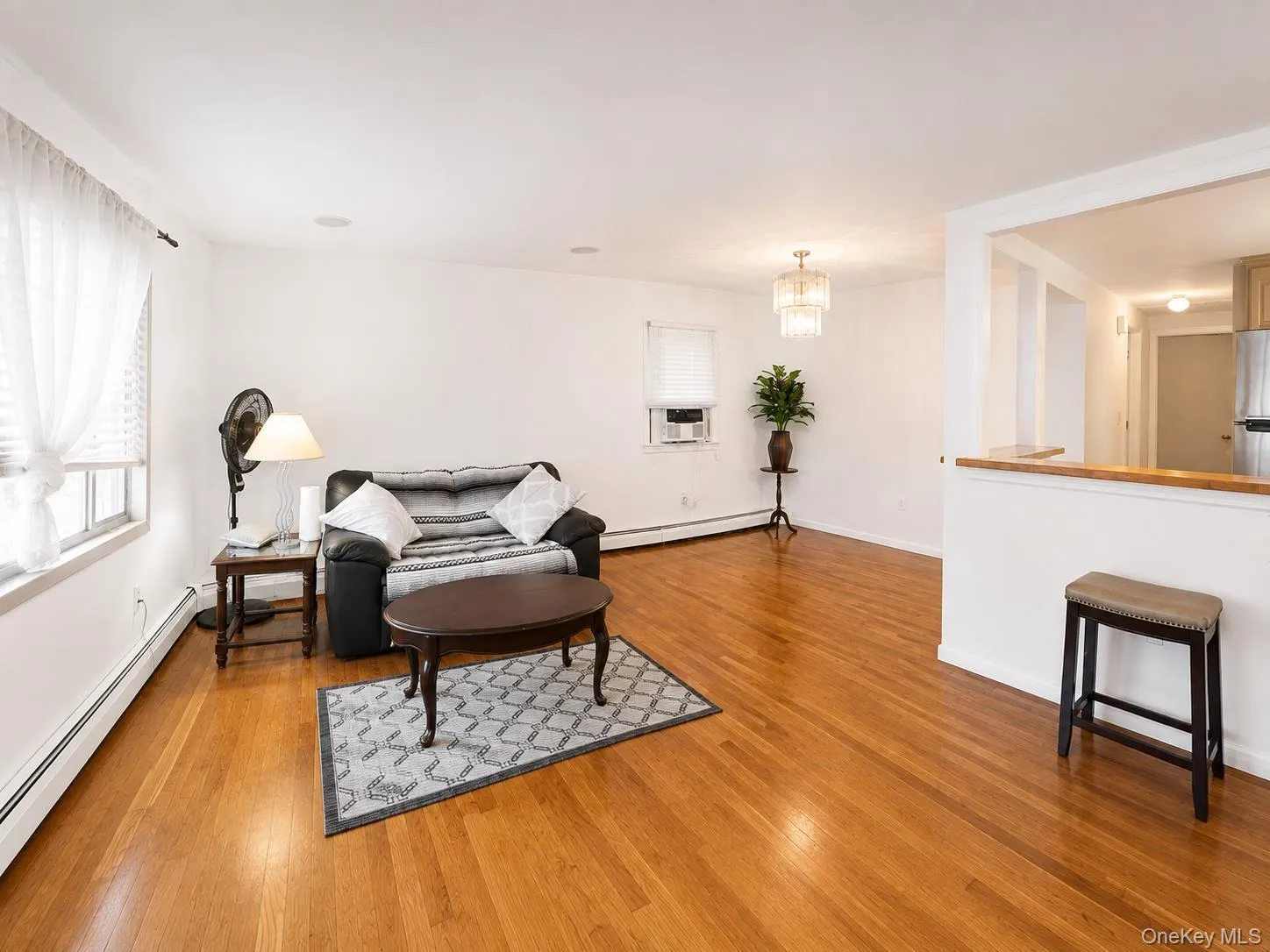 100 Lee Avenue, Babylon, NY, 2 Bedrooms Bedrooms, 4 Rooms Rooms,1 BathroomBathrooms,Residential Lease,For Rent,Lee,0,1037039 100 Lee Avenue, Babylon, NY, 2 Bedrooms Bedrooms, 4 Rooms Rooms,1 BathroomBathrooms,Residential Lease,For Rent,Lee,0,1037039