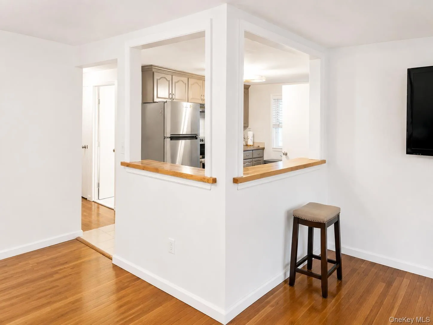 100 Lee Avenue, Babylon, NY, 2 Bedrooms Bedrooms, 4 Rooms Rooms,1 BathroomBathrooms,Residential Lease,For Rent,Lee,0,1037039 100 Lee Avenue, Babylon, NY, 2 Bedrooms Bedrooms, 4 Rooms Rooms,1 BathroomBathrooms,Residential Lease,For Rent,Lee,0,1037039
