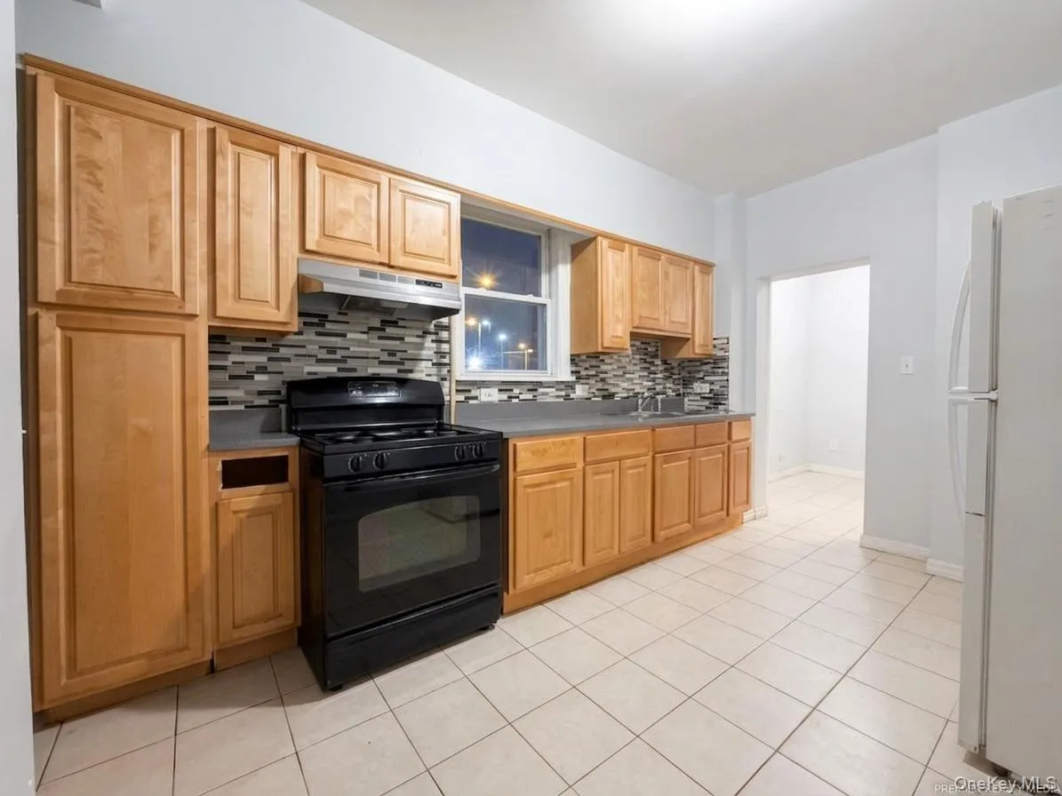 4451 Matilda Avenue, New York, NY, 4 Bedrooms Bedrooms, 7 Rooms Rooms,1 BathroomBathrooms,Residential Lease,For Rent,Matilda,0,1037040 4451 Matilda Avenue, New York, NY, 4 Bedrooms Bedrooms, 7 Rooms Rooms,1 BathroomBathrooms,Residential Lease,For Rent,Matilda,0,1037040