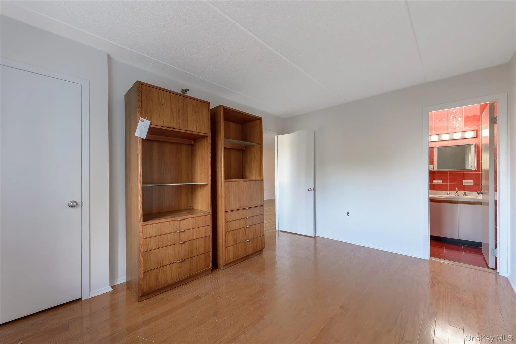 205 Mineola Boulevard, North Hempstead, NY, 1 Bedroom Bedrooms, 3 Rooms Rooms,1 BathroomBathrooms,Residential Lease,For Rent,Mineola,0,1037043 205 Mineola Boulevard, North Hempstead, NY, 1 Bedroom Bedrooms, 3 Rooms Rooms,1 BathroomBathrooms,Residential Lease,For Rent,Mineola,0,1037043