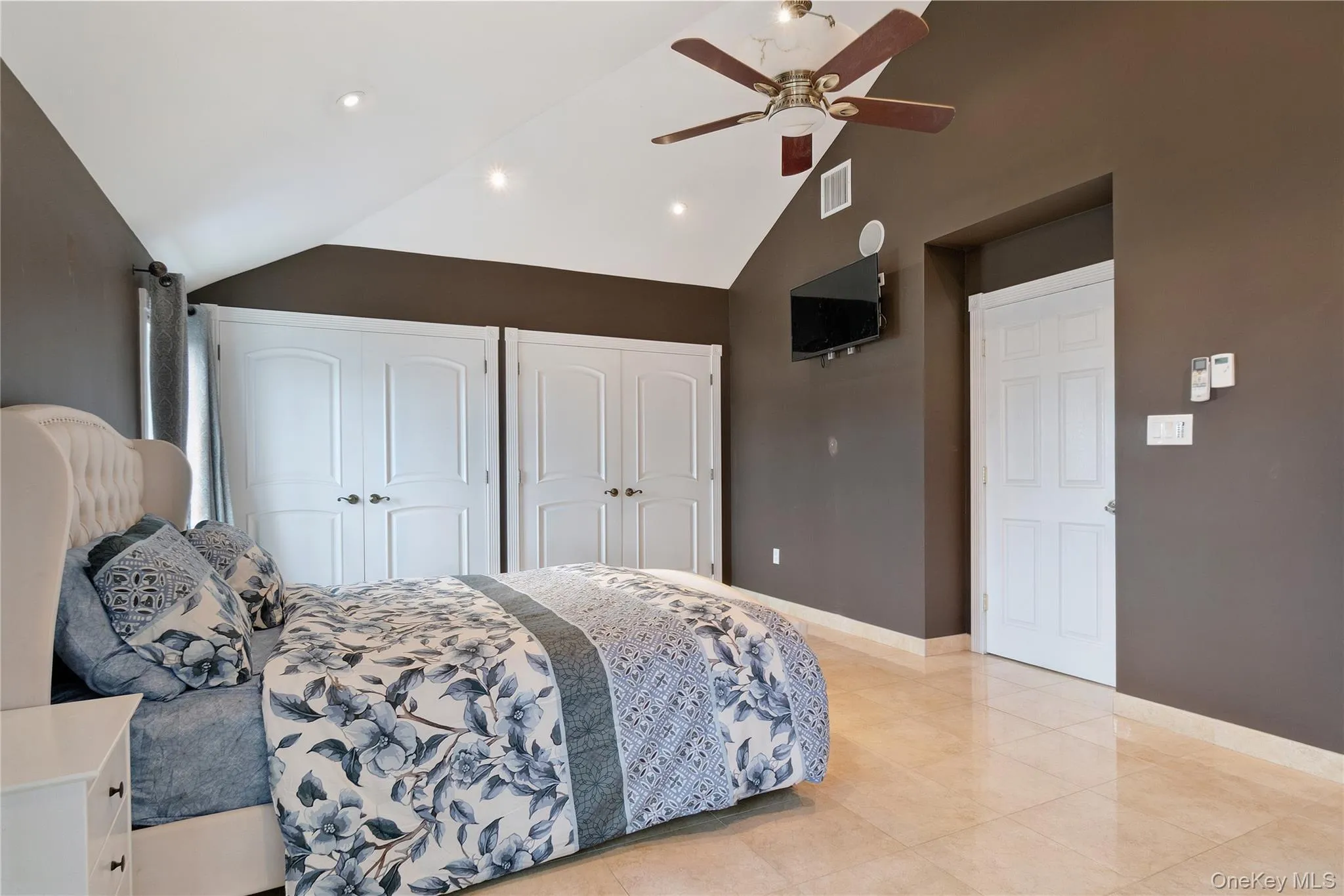 158-23 92nd Street, New York, NY, 3 Bedrooms Bedrooms, 8 Rooms Rooms,2 BathroomsBathrooms,Residential,For Rent,92nd,0,1037044 158-23 92nd Street, New York, NY, 3 Bedrooms Bedrooms, 8 Rooms Rooms,2 BathroomsBathrooms,Residential,For Rent,92nd,0,1037044