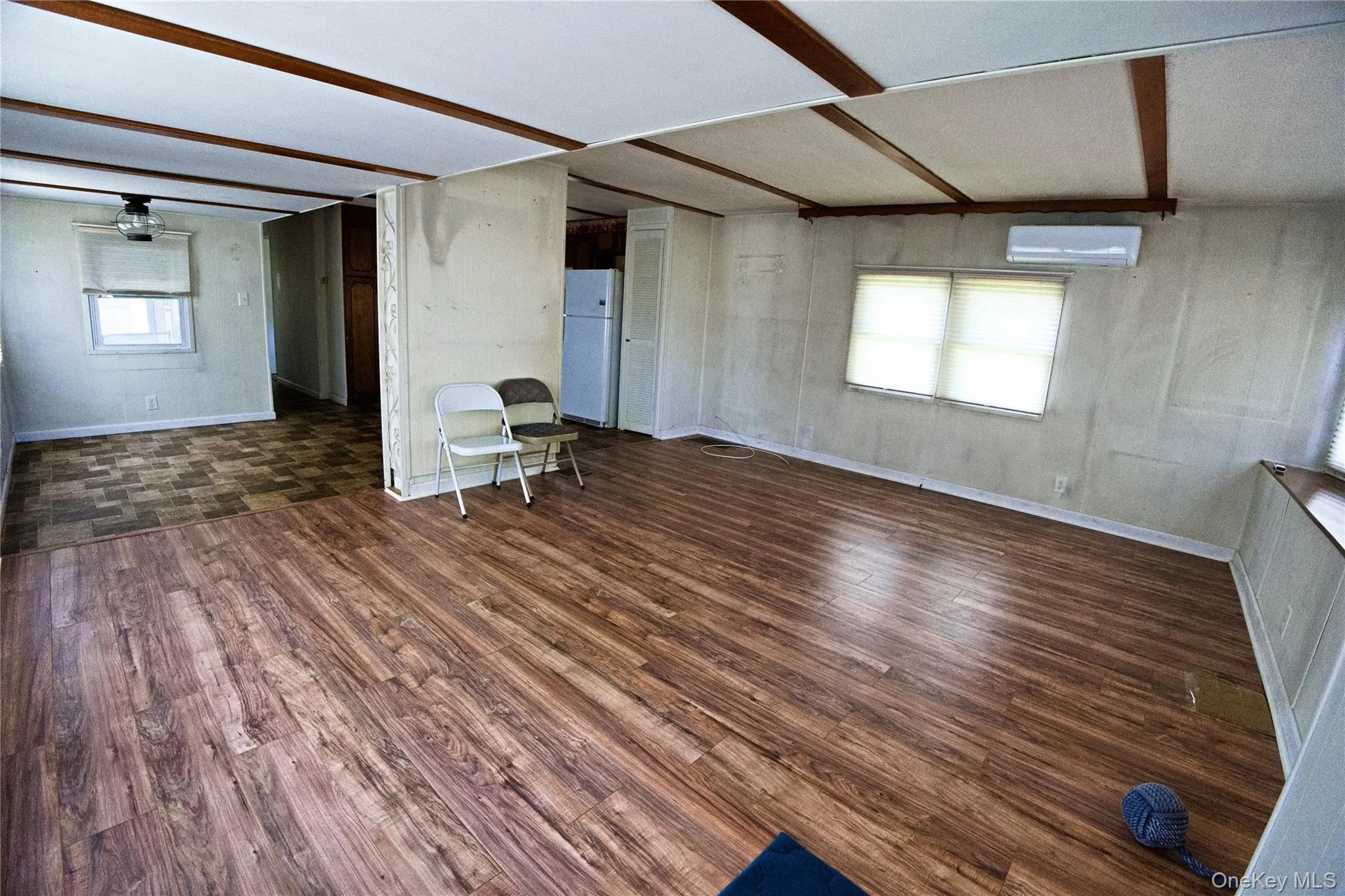 Large Living Area & Dining Room Large Living Area & Dining Room